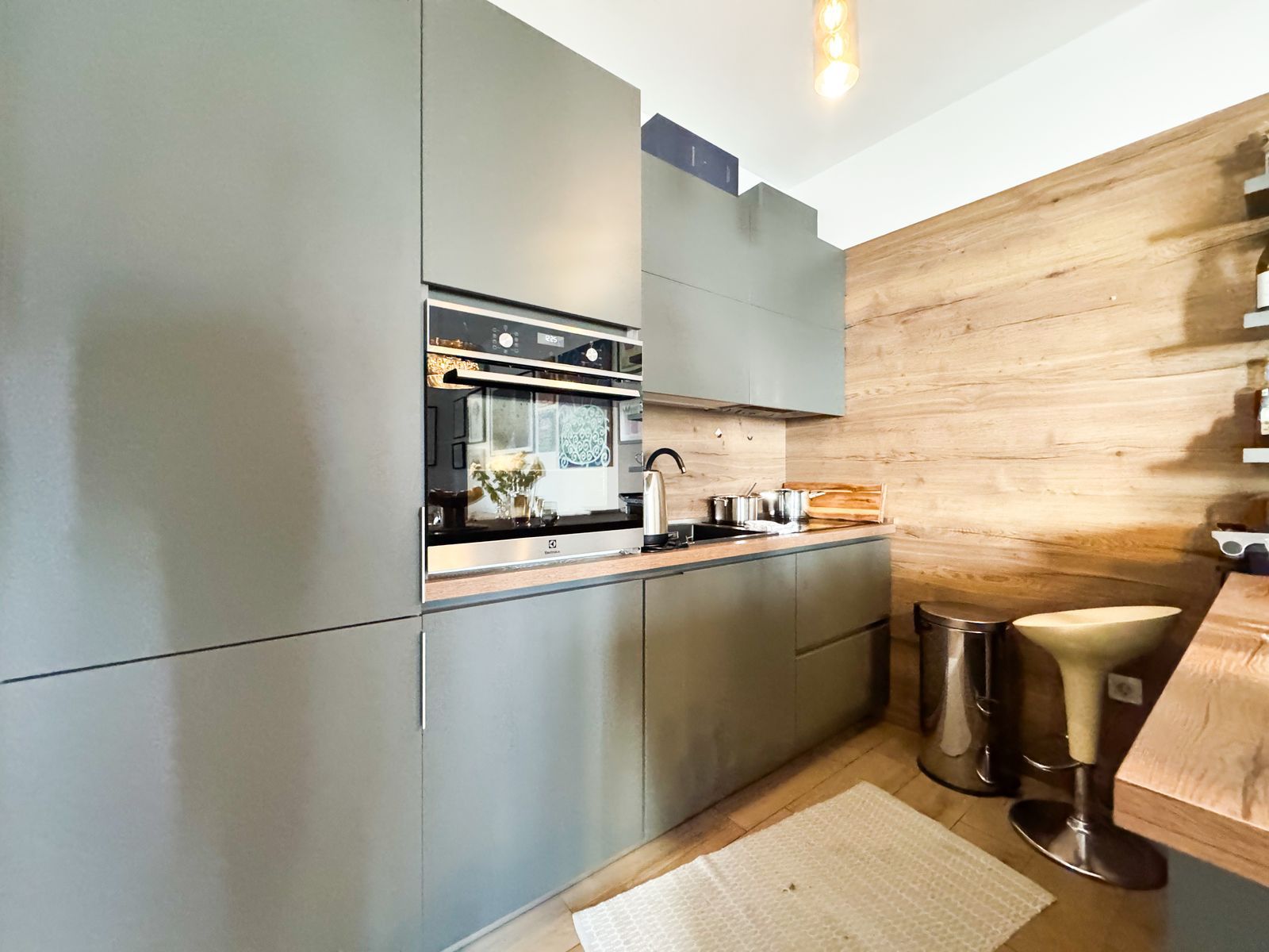 two bedroom apartment for sale, 2 bedroom flat new building, furnished apartment for sale, 63 m2 apartment, first floor apartment with elevator, apartment with garage space, private garage parking, new construction 2019 apartment, parquet flooring apartment, northeast oriented apartment, electric heating apartment, registered property for sale, modern apartment with lift, namješten dvosoban stan prodaja, novogradnja stan sa garažom, stan u zgradi sa liftom, dvosoban stan 63m2, uknjižen stan novogradnja,violet investment,violet investment montenegro