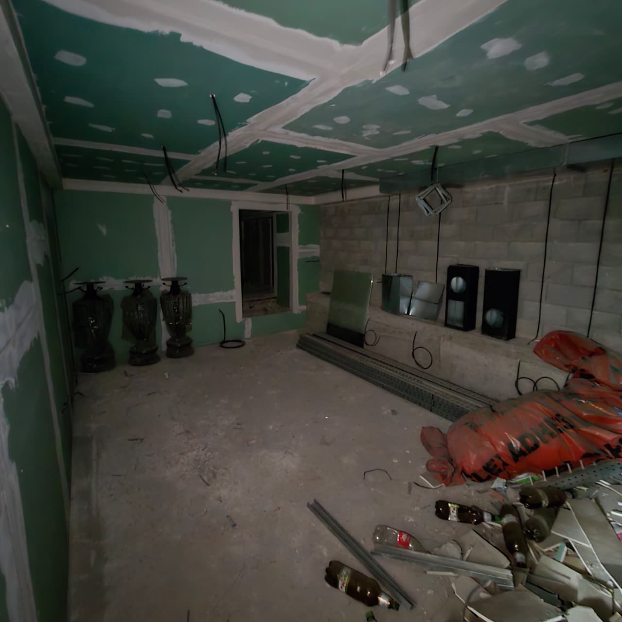 business space for rent Podgorica, commercial premises city center Podgorica, 125 m2 business space Podgorica, office for rent in the heart of Podgorica, multipurpose commercial space Montenegro, local for rent city center Podgorica, space with two bathrooms Podgorica, business space with ventilation system Podgorica, grey zone space for fit-out Podgorica, high visibility location Podgorica, rental commercial property Montenegro, poslovni prostor izdavanje Podgorica centar, lokal u srcu grada Podgorica, poslovni prostor 125m2 Podgorica, višefunkcionalni poslovni prostor Podgorica, lokal za kancelarije i usluge Podgorica,violet investment, violet investment montenegro