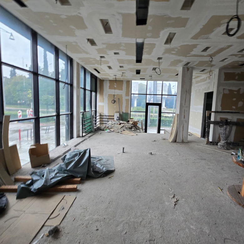 business space for rent Podgorica, commercial premises city center Podgorica, 125 m2 business space Podgorica, office for rent in the heart of Podgorica, multipurpose commercial space Montenegro, local for rent city center Podgorica, space with two bathrooms Podgorica, business space with ventilation system Podgorica, grey zone space for fit-out Podgorica, high visibility location Podgorica, rental commercial property Montenegro, poslovni prostor izdavanje Podgorica centar, lokal u srcu grada Podgorica, poslovni prostor 125m2 Podgorica, višefunkcionalni poslovni prostor Podgorica, lokal za kancelarije i usluge Podgorica,violet investment, violet investment montenegro