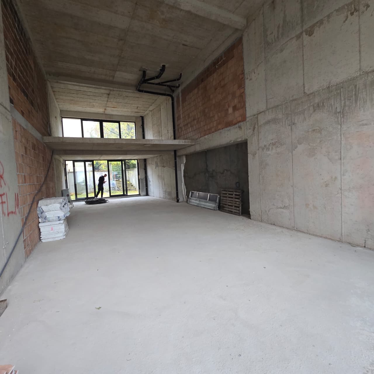 commercial space for rent Podgorica, business premises for rent Podgorica, office space city center Podgorica, commercial property next to Hotel Bošković, 124 m2 business space Podgorica, space with garden for rent Podgorica, commercial with parking Podgorica, 4 garage 4 open parking Podgorica, business location city center, rental commercial Montenegro, office with private parking Podgorica, garden commercial space Podgorica, poslovni prostor izdavanje Podgorica, poslovni prostor centar grada, izdavanje lokala kod hotela Bošković, poslovni prostor sa parkingom Podgorica, lokal sa baštom Podgorica, kancelarijski prostor Podgorica, nekretnine komercijalne Podgorica izdavanje, violet investment, violet investment montenegro