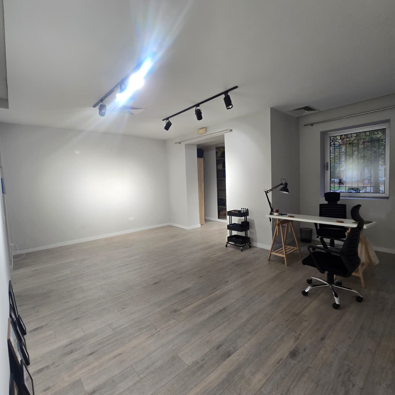 business space for rent Podgorica, commercial property city center Podgorica, office for rent Podgorica, 55 m2 business premises Podgorica, first line to the road Podgorica, local for rent center Podgorica, two-entrance commercial space Podgorica, renovated business space Podgorica, ready to move in office Podgorica, rental commercial Montenegro, poslovni prostor izdavanje Podgorica, izdavanje lokala centar Podgorice, poslovni prostor prva linija ulice Podgorica, renoviran poslovni prostor Podgorica, lokal sa dva ulaza Podgorica,violet investment,violet investment montenegro