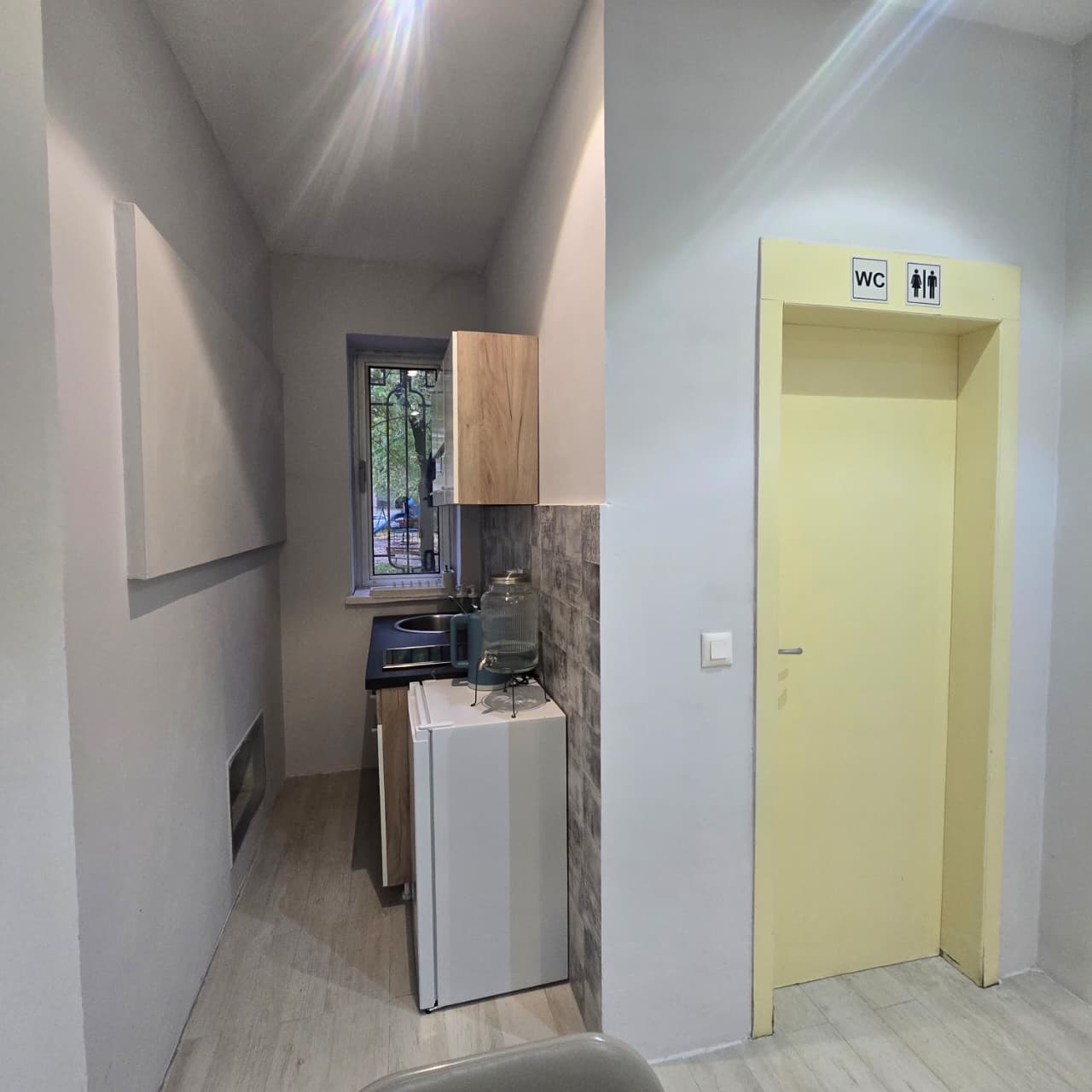 business space for rent Podgorica, commercial property city center Podgorica, office for rent Podgorica, 55 m2 business premises Podgorica, first line to the road Podgorica, local for rent center Podgorica, two-entrance commercial space Podgorica, renovated business space Podgorica, ready to move in office Podgorica, rental commercial Montenegro, poslovni prostor izdavanje Podgorica, izdavanje lokala centar Podgorice, poslovni prostor prva linija ulice Podgorica, renoviran poslovni prostor Podgorica, lokal sa dva ulaza Podgorica,violet investment,violet investment montenegro