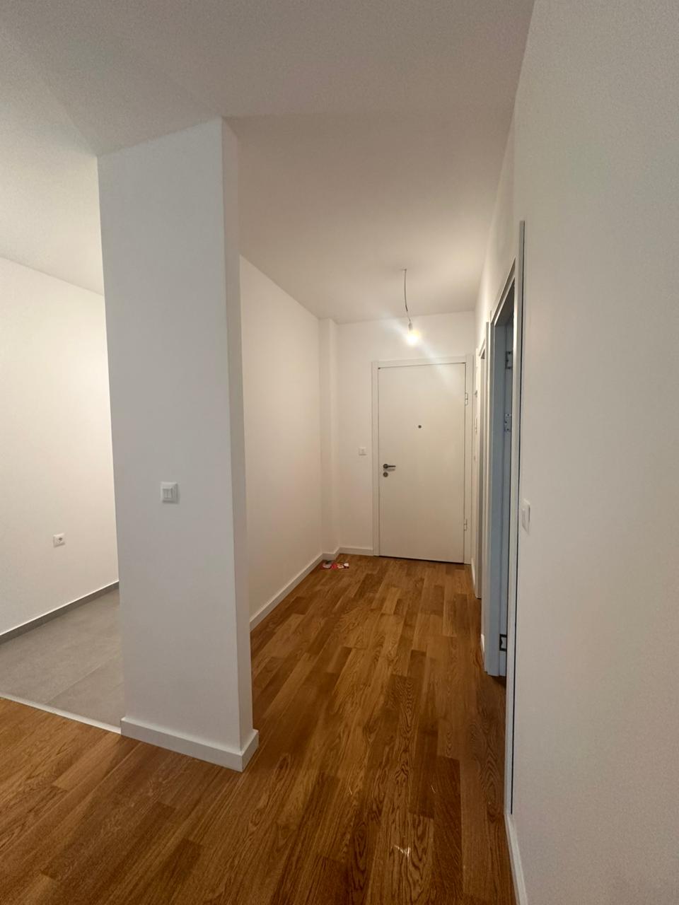 apartment for sale Bar, one bedroom apartment near beach, 45 m2 new apartment Montenegro, brand new flat October 2025, apartment near Anto Đedović school, apartment next to Aroma store Bar, first floor apartment Montenegro, underfloor heating apartment, wooden floors apartment Bar, 1 bedroom flat with balcony, partial sea view apartment, new building near beach Bar, for sale by owner Montenegro, holiday home Bar Montenegro, investment apartment near sea, apartment with underground parking option, quiet apartment not on main road, nekretnine Bar prodaja, jednosoban stan novogradnja Bar, stan blizu mora i škole Bar, violet investment, violet investment montenegro