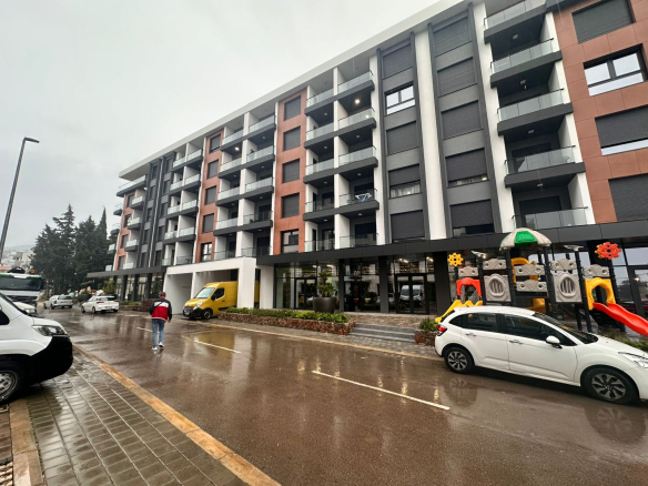 apartment for sale Bar, one bedroom apartment near beach, 45 m2 new apartment Montenegro, brand new flat October 2025, apartment near Anto Đedović school, apartment next to Aroma store Bar, first floor apartment Montenegro, underfloor heating apartment, wooden floors apartment Bar, 1 bedroom flat with balcony, partial sea view apartment, new building near beach Bar, for sale by owner Montenegro, holiday home Bar Montenegro, investment apartment near sea, apartment with underground parking option, quiet apartment not on main road, nekretnine Bar prodaja, jednosoban stan novogradnja Bar, stan blizu mora i škole Bar, violet investment, violet investment montenegro