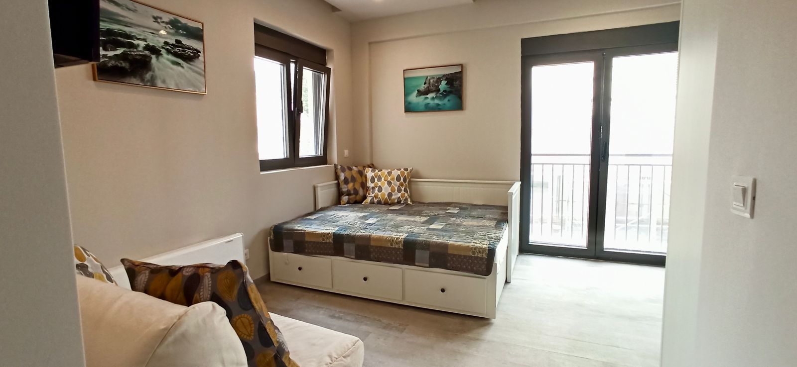 studio for sale Tivat, central Tivat apartment, Technomax building Tivat, 24.5 m2 studio Montenegro, furnished studio Tivat, new building in Tivat center, apartment near Porto Montenegro, investment property Tivat, studio for long and short term rental, office or cabinet space Tivat, first floor studio with lift, quiet courtyard facing apartment, property near promenade and beaches Tivat, nekretnine Tivat prodaja, garsonjera centar Tivta, studio apartman Porto Montenegro lokacija, stan za investiciju Tivat, namještena garsonjera Crna Gora, violet investment, violet investment montenegro