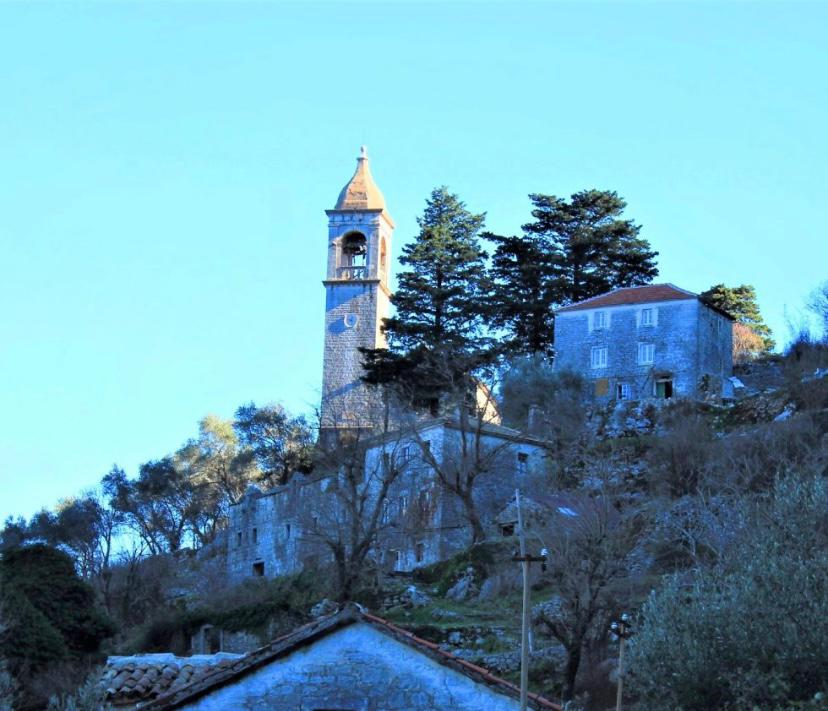 stone house for sale Gornji Stoliv, UNESCO protected area Kotor, traditional stone house Montenegro, 3-level stone house Boka Bay, house 600m from sea Kotor, village house Gornji Stoliv, renovation project Montenegro coast, property near St Ilija church Stoliv, house with village water and electricity, rural coastal property Montenegro, quiet location above sea Kotor Bay, nekretnine Kotor prodaja, kamena kuća Gornji Stoliv, kuća pod Unesco zaštitom Boka, trospratna kamena kuća Crna Gora, kuća 600m od mora Stoliv, seoska kuća sa strujom i vodom, autentična kamena kuća za renoviranje,violet investment, violet investment montenegro