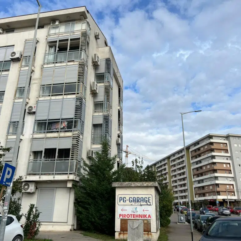 Three-Bedroom Apartment for Rent in a Prime Location Behind Big Fashion in City Kvart