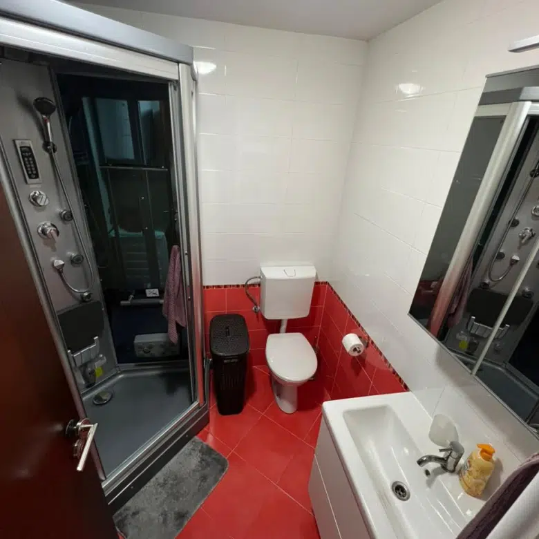 Three-Bedroom Apartment for Rent in a Prime Location Behind Big Fashion in City Kvart