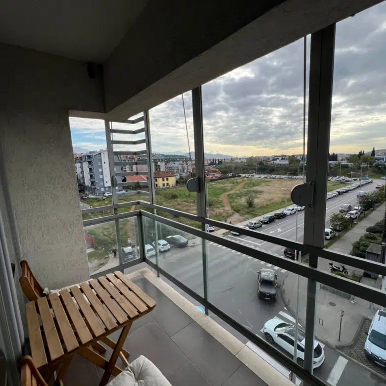 Three-Bedroom Apartment for Rent in a Prime Location Behind Big Fashion in City Kvart