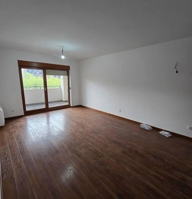 Unfurnished Three-Bedroom Apartment for Rent – Suitable for Office Use