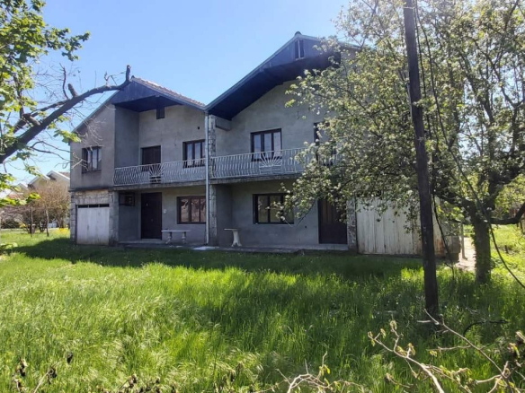 house for sale Danilovgrad, Pažići house with land, 360 m2 house with 2341 m2 plot, two-unit house Montenegro, semi-detached house Danilovgrad, house with garages for each unit, property near railway station Danilovgrad, large family house Montenegro, house with auxiliary building registered, multi-family home for sale Montenegro, investment property Danilovgrad, nekretnine Danilovgrad prodaja, kuća Pažići Danilovgrad, kuća sa velikom parcelom Crna Gora, dvoetažna kuća sa potkrovljem, kuća podijeljena na dva stana, kuća 1/1 bez tereta, porodična kuća sa garažama Danilovgrad, violet investment, violet investment montenegro