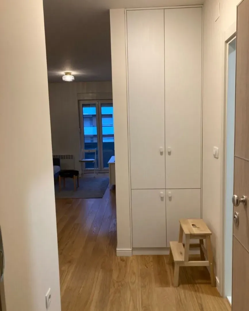 apartment for sale Central Point, one bedroom apartment Podgorica, 1 bedroom 40 m2 Central Point, furnished apartment for sale Podgorica, DODING kitchen Central Point, apartment with garage space Podgorica, 15 m2 garage Central Point, 5th floor flat Podgorica, modern apartment near Delta City, investment apartment Central Point, nekretnine Podgorica prodaja, jednosoban stan Central Point, stan sa garažnim mjestom Podgorica, namješten jednosoban stan Podgorica, novogradnja Central Point stan za prodaju, central point, violet investment, violet investment montenegro