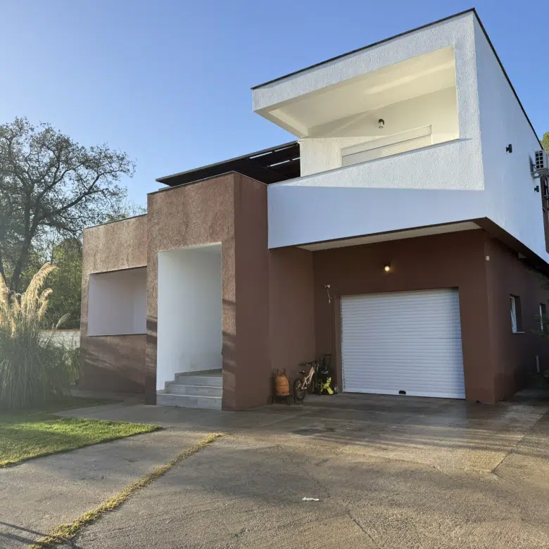 house for sale Podgorica, house for sale Gornja Gorica, family house Podgorica, modern house Podgorica, American style house Montenegro, 260 m2 house Podgorica, 180 m2 living space Podgorica, 640 m2 plot Podgorica, 3 bedroom house Podgorica, house with office Podgorica, central heating pellet Podgorica, Fujitsu air conditioning Podgorica, landscaped yard Podgorica, fenced property Podgorica, house with garage Podgorica, house with terraces Podgorica, modern family home Podgorica, real estate Podgorica, property for sale Montenegro, Gornja Gorica real estate, house built 2019 Podgorica, legal house with permits Podgorica, decorative garden Podgorica, Violet Investment Podgorica, Violet Investment house for sale, Violet Investment Gornja Gorica,violeti investment,violetinvestment,violet investment montenegro