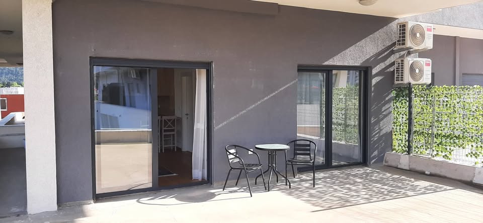 apartment for sale Bar, Tvin Haus Bar, 1 bedroom apartment center Bar, 35 m2 + 57 m2 terrace, residential commercial unit Bar, stambeno poslovni prostor Bar, legal property no encumbrances, modern complex with CCTV Bar, flat near Voli HDL market Bar, 500m from the sea Bar, apartment with large terrace Montenegro, option to buy underground parking Bar, nekretnine Bar prodaja, jednosoban stan centar Bar, stan sa velikom terasom 57m2, stan za život ili biznis Bar, investicioni stan na moru Crna Gora,violet investment,violet investment montenegro