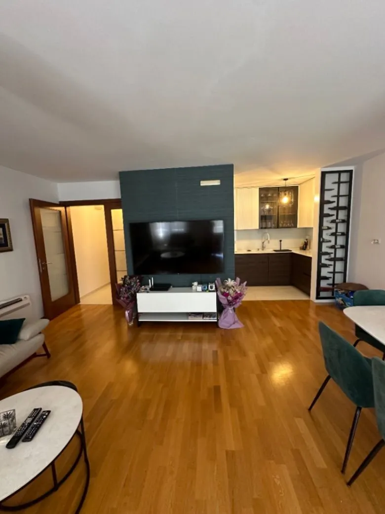 apartment for sale Podgorica, 2 bedroom apartment Baku street, luxury apartment Podgorica, 92 m2 flat for sale, apartment near Bemax Park, apartment near Tološka šuma, apartment near Big Fashion Podgorica, furnished luxury apartment Montenegro, flat with garage Podgorica, parking under ramp Podgorica, family apartment Podgorica, high-end apartment for sale, nekretnine Podgorica prodaja, dvosoban stan 92m2 Podgorica, dvosoban stan Baku ulica, luksuzan stan Podgorica, stan sa garažom i parkingom Podgorica, stan blizu parka i šume Podgorica, violet investment, violet investment montenegro