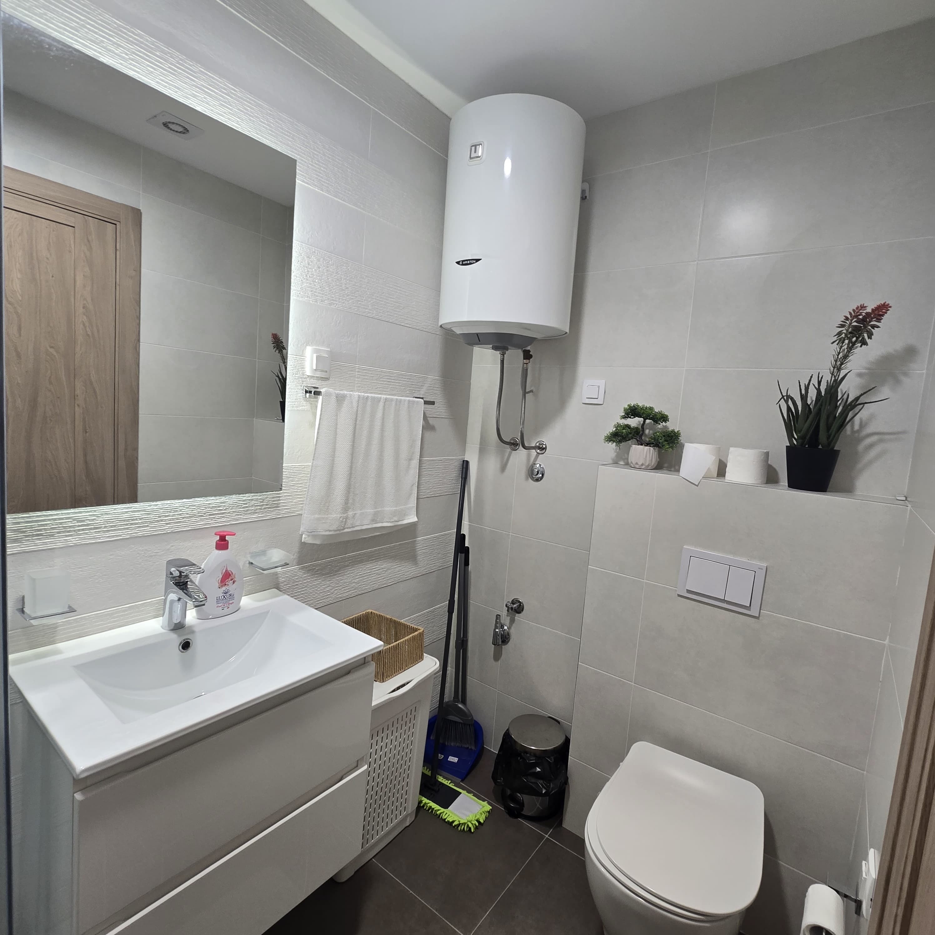 studio for rent Podgorica, Master Kvart studio, 27 m2 apartment Podgorica, furnished studio near Big Fashion, luxury building Master Kvart, garsonjera izdavanje Podgorica, small apartment with terrace Podgorica, long term rental Podgorica, modern studio in city, stan 27m2 Master Kvart, izdavanje garsonjere 450 eura, studio blizu tržnog centra Podgorica, violet investment, violet investment montenegro