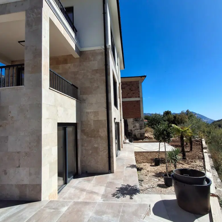 house for sale Budva, two villas Markovići, tourist villas for sale Montenegro, 750 m2 property Budva, sea view villas Markovići, investment property near Budva, finished and unfinished villa for sale, tourist complex potential Montenegro, villa with breathtaking views, real estate Markovići Budva, nekretnine Budva prodaja, kuće za turizam Markovići, dvije vile na prodaju, investiranje u turizam Crna Gora, kompleks vila iznad Budve, violet investment