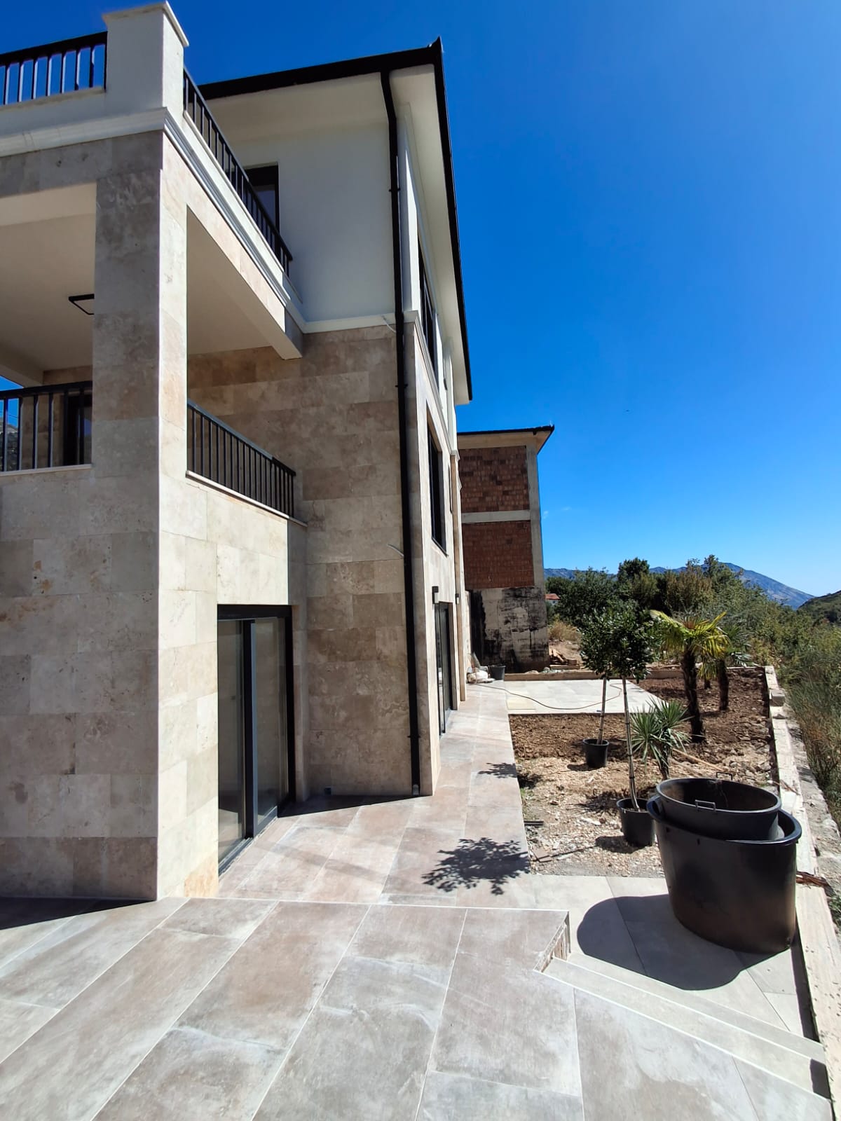 house for sale Budva, two villas Markovići, tourist villas for sale Montenegro, 750 m2 property Budva, sea view villas Markovići, investment property near Budva, finished and unfinished villa for sale, tourist complex potential Montenegro, villa with breathtaking views, real estate Markovići Budva, nekretnine Budva prodaja, kuće za turizam Markovići, dvije vile na prodaju, investiranje u turizam Crna Gora, kompleks vila iznad Budve, violet investment