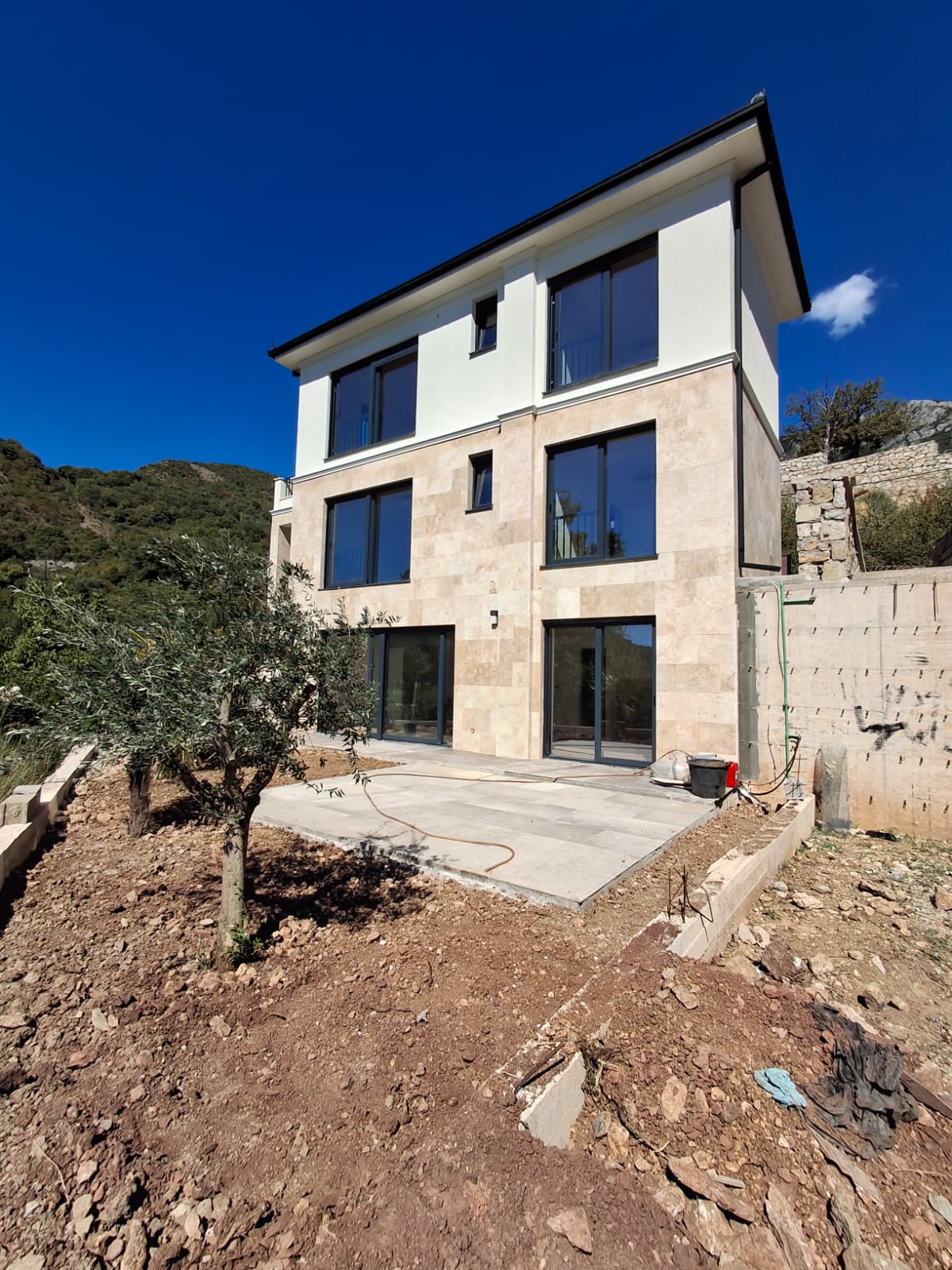 house for sale Budva, two villas Markovići, tourist villas for sale Montenegro, 750 m2 property Budva, sea view villas Markovići, investment property near Budva, finished and unfinished villa for sale, tourist complex potential Montenegro, villa with breathtaking views, real estate Markovići Budva, nekretnine Budva prodaja, kuće za turizam Markovići, dvije vile na prodaju, investiranje u turizam Crna Gora, kompleks vila iznad Budve, violet investment house for sale Budva, two villas Markovići, tourist villas for sale Montenegro, 750 m2 property Budva, sea view villas Markovići, investment property near Budva, finished and unfinished villa for sale, tourist complex potential Montenegro, villa with breathtaking views, real estate Markovići Budva, nekretnine Budva prodaja, kuće za turizam Markovići, dvije vile na prodaju, investiranje u turizam Crna Gora, kompleks vila iznad Budve, violet investment