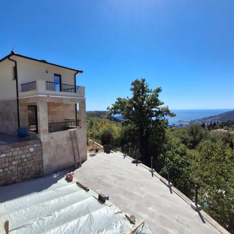 Two Tourist Villas 750 m² with Breathtaking Views – Markovići, Budva – From €220,000