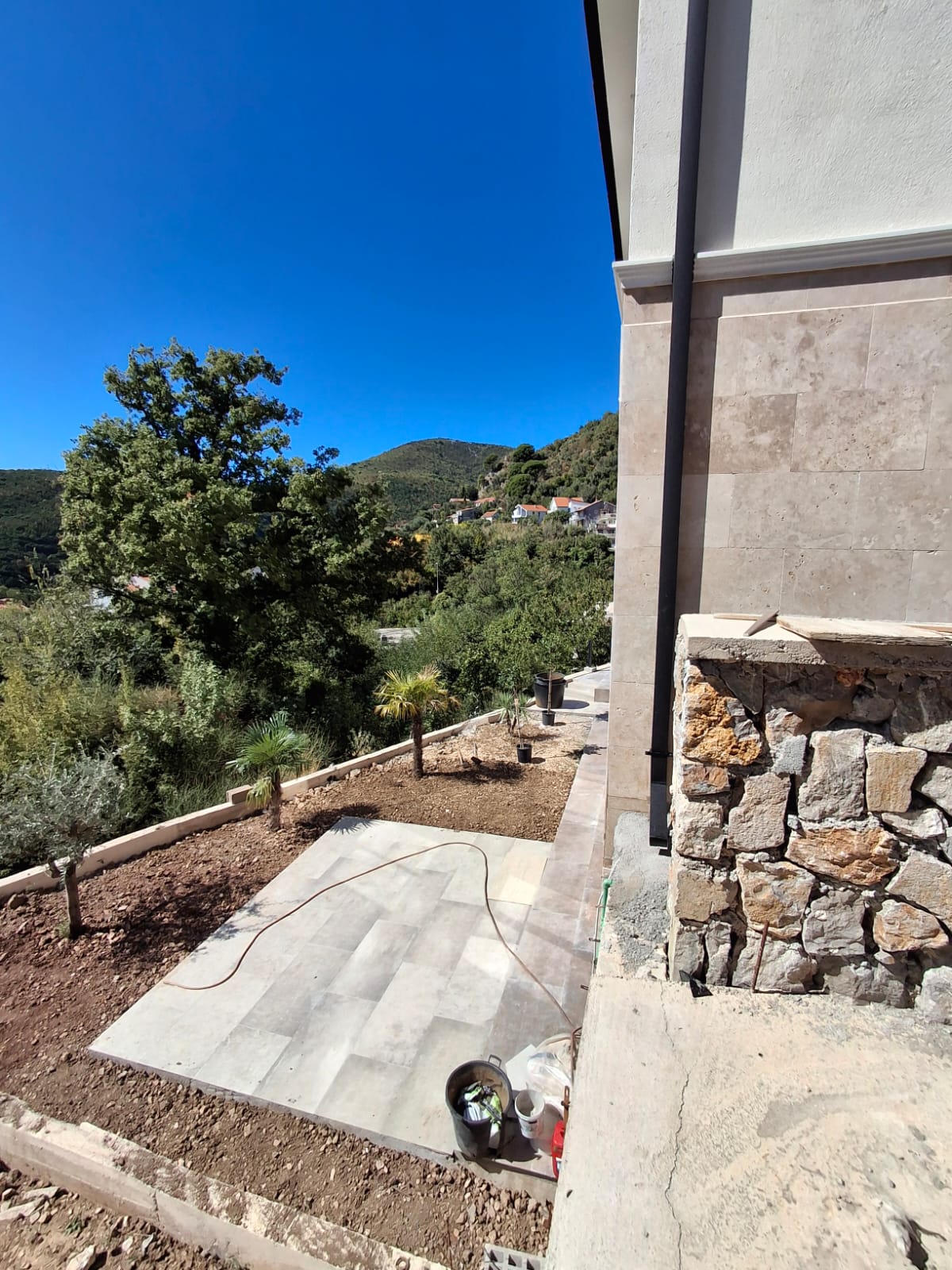 house for sale Budva, two villas Markovići, tourist villas for sale Montenegro, 750 m2 property Budva, sea view villas Markovići, investment property near Budva, finished and unfinished villa for sale, tourist complex potential Montenegro, villa with breathtaking views, real estate Markovići Budva, nekretnine Budva prodaja, kuće za turizam Markovići, dvije vile na prodaju, investiranje u turizam Crna Gora, kompleks vila iznad Budve, violet investment