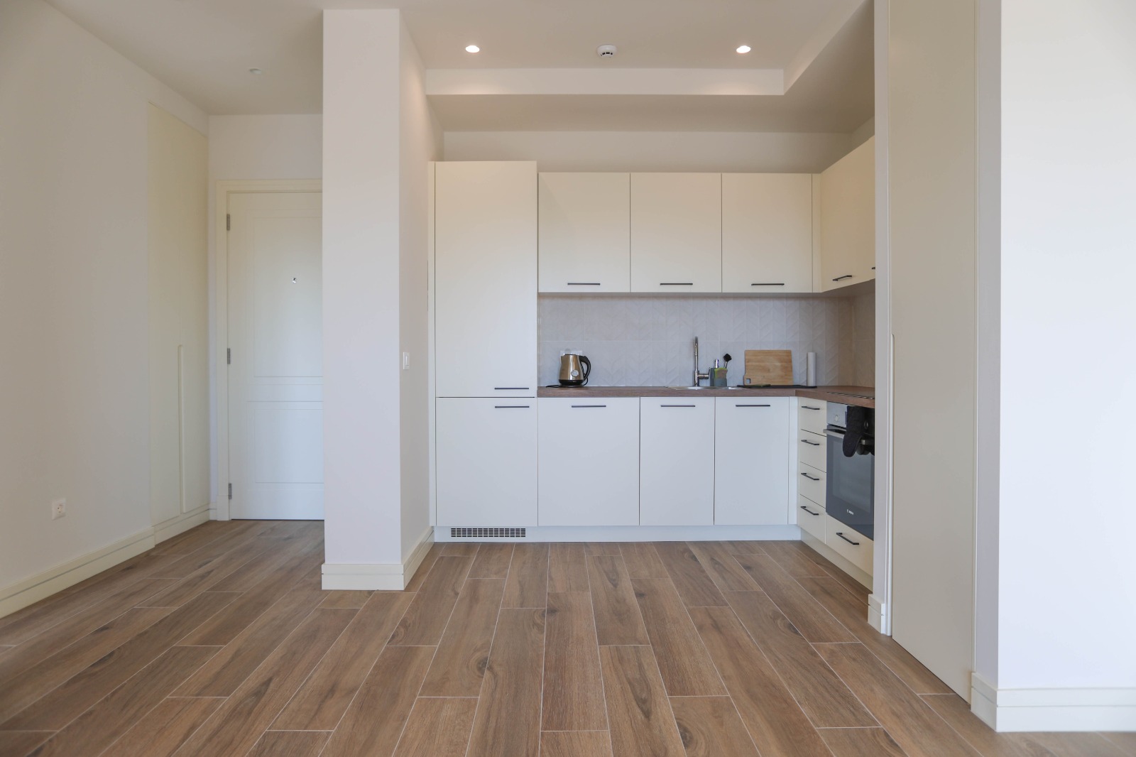 apartment for sale Luštica Bay, Centrale Luštica Bay apartment, 2 bedroom apartment Tivat, 78 m2 flat Luštica Bay, luxury resort apartment Montenegro, property in Luštica Bay Tivat, high ceilings apartment Montenegro, underfloor heating bathrooms, furnished modern kitchen Luštica, private parking Luštica Bay, investment property Montenegro coast, rental program Luštica Bay, golf course property Montenegro, premium resort living Tivat, nekretnine Luštica Bay prodaja, dvosoban stan Centrale Luštica, stan u rizortu Crna Gora, stan za investiciju Luštica Bay, apartman blizu golf terena Crna Gora,violet investment, violet investment montenego