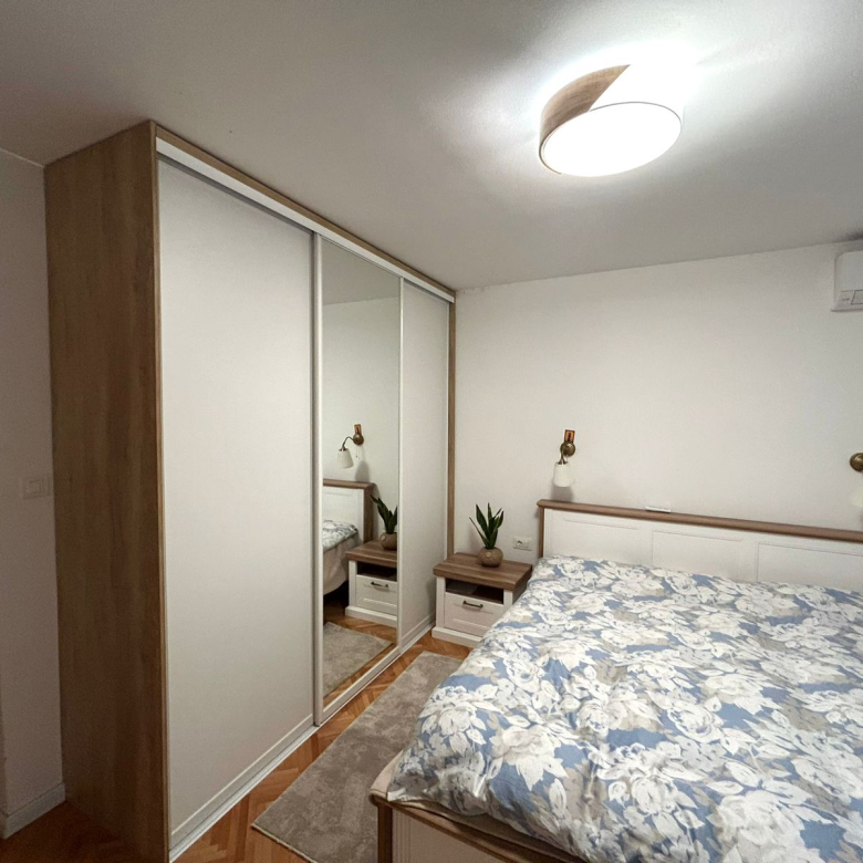 apartment for sale Podgorica, Sahat Kula apartment, 2 bedroom flat 72 m2, Ul Kralja Nikole 70, fully renovated apartment Podgorica, furnished 2 bedroom apartment Montenegro, first floor apartment with terraces, three terrace apartment Podgorica, central location flat Podgorica, investment apartment Podgorica center, nekretnine Podgorica prodaja, dvosoban stan Sahat kula, stan 72m2 prvi sprat, renoviran i opremljen stan Podgorica, stan sa tri terase Podgorica,violet investment, violet investment montenegro