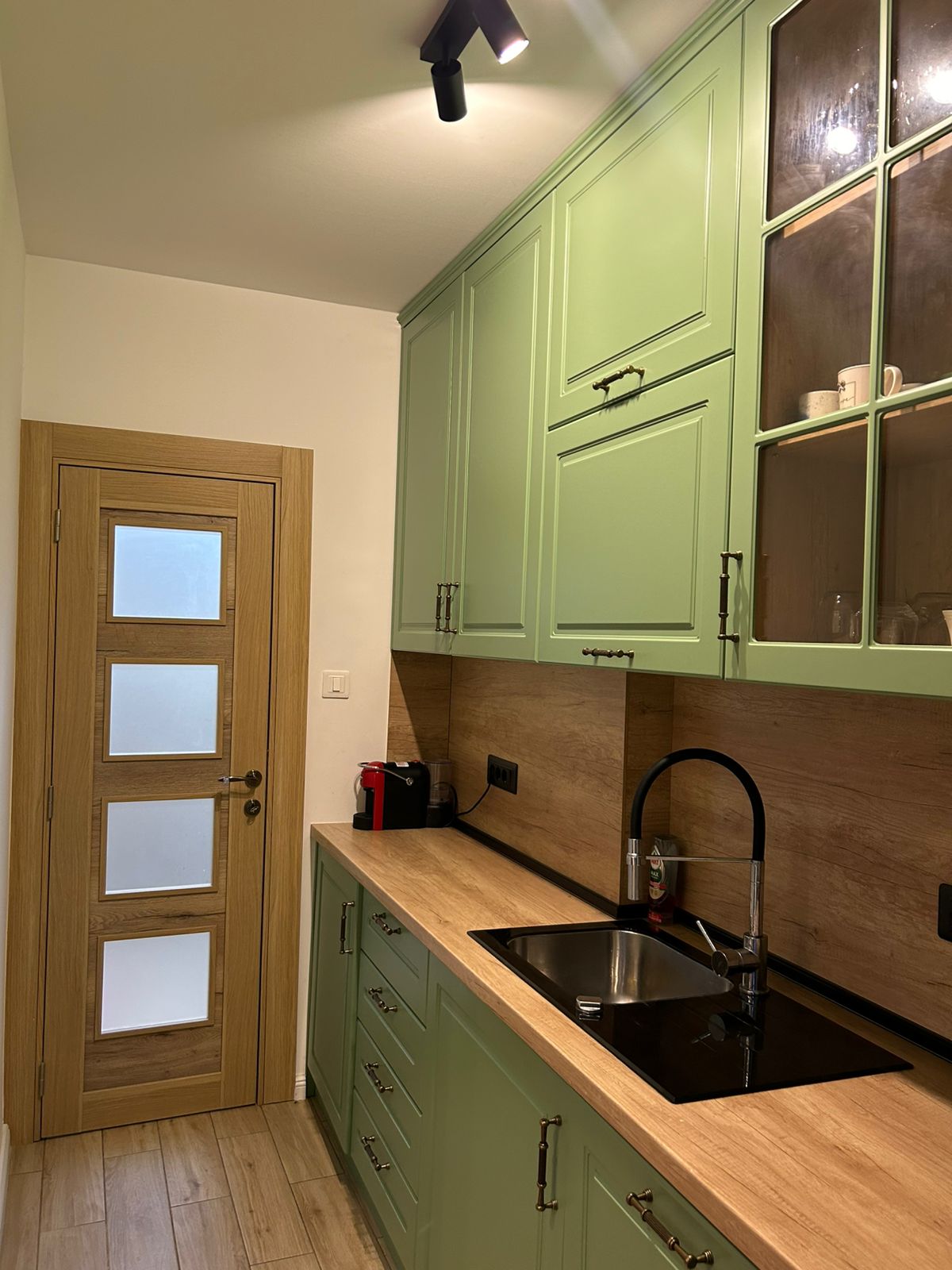 apartment for sale Podgorica, Sahat Kula apartment, 2 bedroom flat 72 m2, Ul Kralja Nikole 70, fully renovated apartment Podgorica, furnished 2 bedroom apartment Montenegro, first floor apartment with terraces, three terrace apartment Podgorica, central location flat Podgorica, investment apartment Podgorica center, nekretnine Podgorica prodaja, dvosoban stan Sahat kula, stan 72m2 prvi sprat, renoviran i opremljen stan Podgorica, stan sa tri terase Podgorica,violet investment, violet investment montenegro