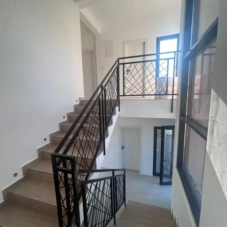 house for sale Bar, new house Polje Bar, 225 m2 house Montenegro, 400 m2 plot Bar, 3 bedroom house Bar, house with garage Bar, underfloor heating house Montenegro, new unfurnished house for sale, family house Bar Polje, modern open space living Bar, nekretnine Bar prodaja, kuća na prodaju Polje Bar, nova kuća 225m2, plac 400m2 Bar, kuća sa garažom Bar, kuća sa podnim grijanjem Crna Gora, porodična kuća Bar, neuseljena kuća na prodaju,violet investment,violet investment montenegro