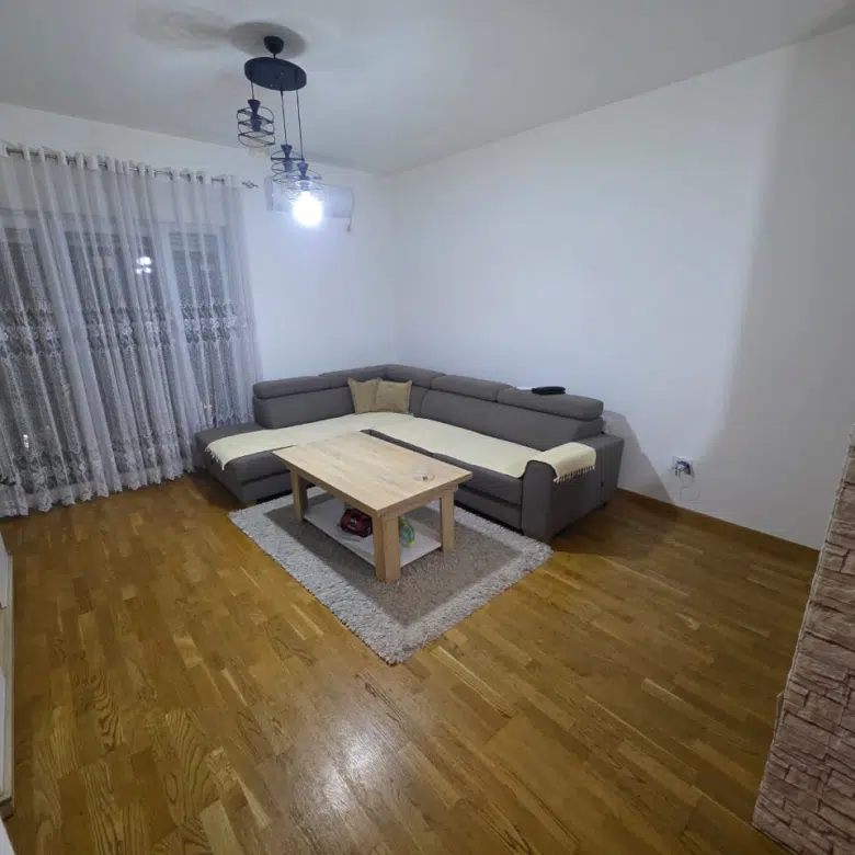 apartment for sale Stari Aerodrom, one bedroom apartment Podgorica, 46 m2 flat for sale, Bulevar Pera Ćetkovića apartment, south oriented apartment Podgorica, Prva Banka building Bemax, quality construction Podgorica, apartment with secured parking, parking under ramp Podgorica, bright 1 bedroom flat Montenegro, popular area Stari Aerodrom, investment apartment Podgorica, nekretnine Podgorica prodaja, jednosoban stan Stari Aerodrom, stan 46m2 treći sprat Podgorica, stan južna orijentacija, stan sa parkingom pod rampom Podgorica, Bemax gradnja stan Podgorica, violet investment,violet investment montenegro