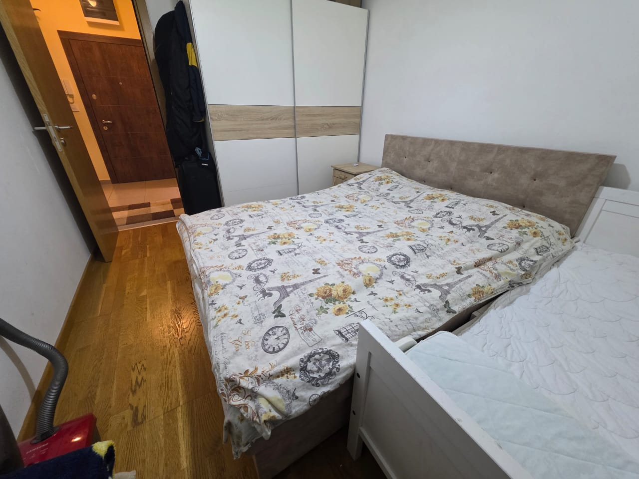 apartment for sale Stari Aerodrom, one bedroom apartment Podgorica, 46 m2 flat for sale, Bulevar Pera Ćetkovića apartment, south oriented apartment Podgorica, Prva Banka building Bemax, quality construction Podgorica, apartment with secured parking, parking under ramp Podgorica, bright 1 bedroom flat Montenegro, popular area Stari Aerodrom, investment apartment Podgorica, nekretnine Podgorica prodaja, jednosoban stan Stari Aerodrom, stan 46m2 treći sprat Podgorica, stan južna orijentacija, stan sa parkingom pod rampom Podgorica, Bemax gradnja stan Podgorica, violet investment,violet investment montenegro