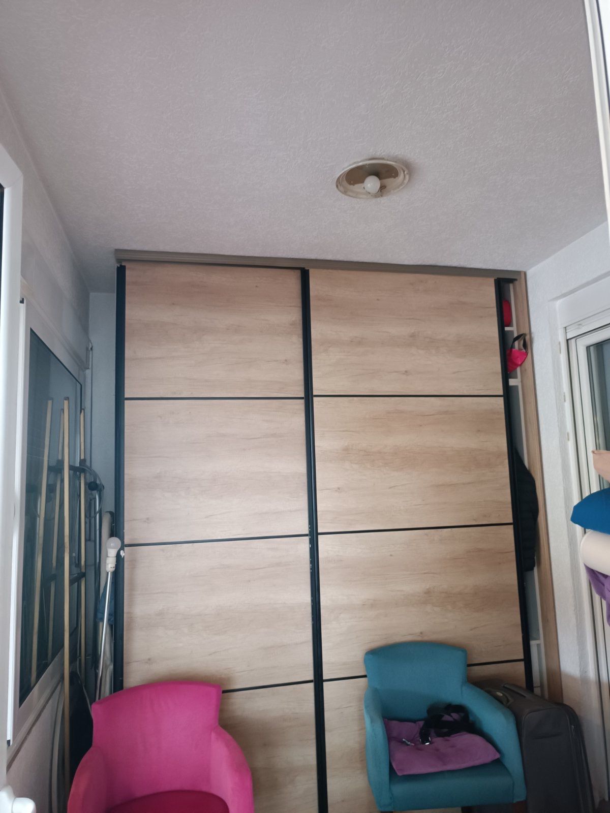 one bedroom apartment for sale, 76 m2 apartment with garden, semi furnished flat for sale, high ground floor apartment, 1 bedroom with two toilets, enclosed garden 22 m2, quiet family neighborhood apartment, bright apartment with good insulation, electric heating apartment, building with elevator, registered property uknjiženo, public parking nearby, ideal home for children and pets, investment apartment for rent, jednosoban stan prodaja, polunamješten stan sa baštom, visoko prizemlje stan, stan 76m2 sa ograđenom baštom, porodični stan mirno naselje, stan za život ili izdavanje, violet investment, violet investment montenegro