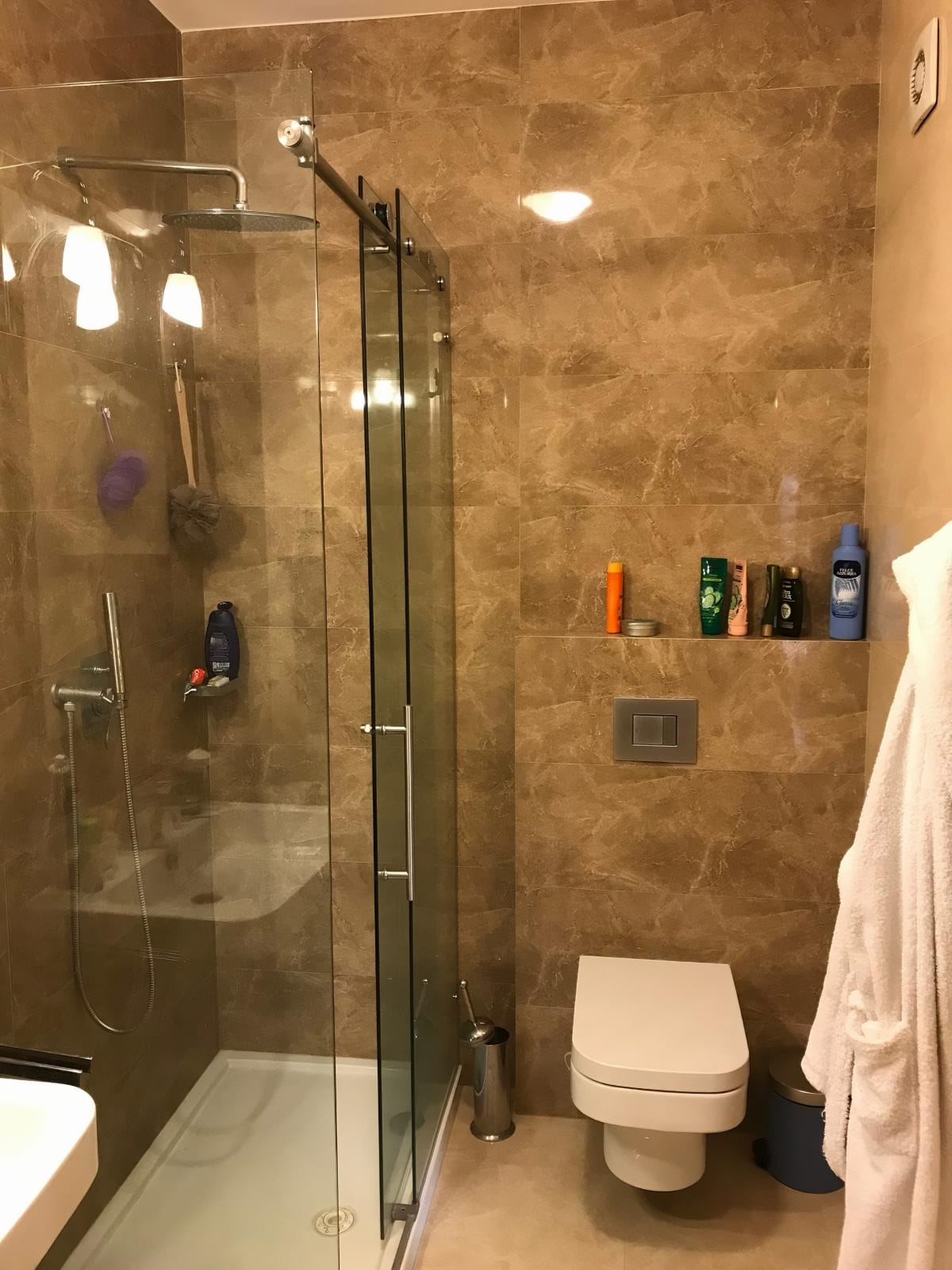 apartment for sale Podgorica center, luxury 2 bedroom apartment Podgorica, 72 m2 flat for sale, apartment across Ziraat Bank Podgorica, city center apartment with garage, fully furnished apartment Montenegro, investment apartment Podgorica, ready to move in flat, apartment with parking city center, nekretnine Podgorica prodaja, luksuzan dvosoban stan centar Podgorice, stan sa garažom na prodaju, namješten stan sa tehnikom Podgorica,violet investment, violet investment montenegro