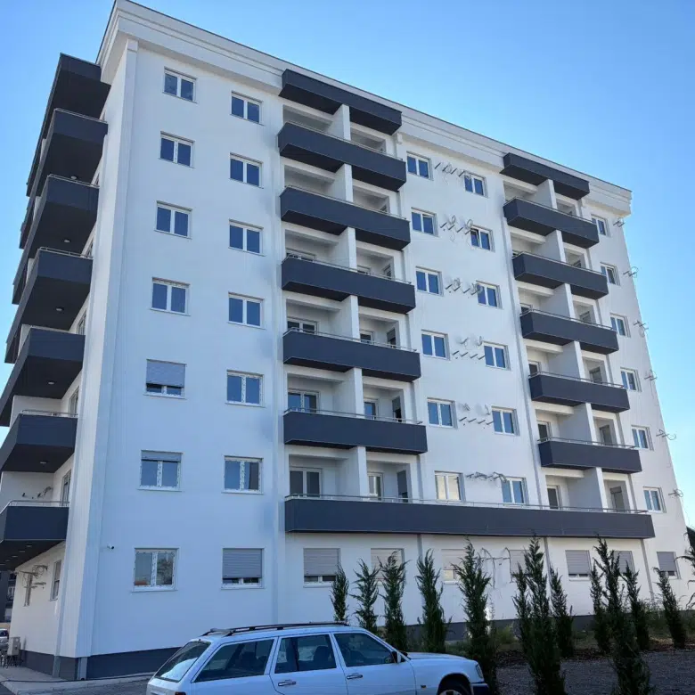 One-bedroom apartment 42 m², 2nd floor, with secured parking under ramp Family Nest, Zabjelo