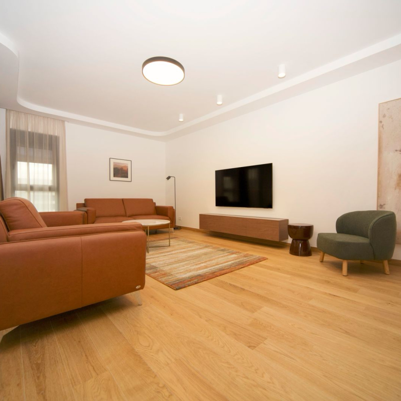 three bedroom apartment for rent, 104 m2 flat for rent, large family apartment, rental with two garage spaces, long term rental apartment, spacious 3BR apartment, flat with garage included, city apartment for family, nekretnine izdavanje, trosoban stan 104m2, stan sa dvije garaže u zakup, porodični stan za izdavanje, violet investment, violet investment montenegro