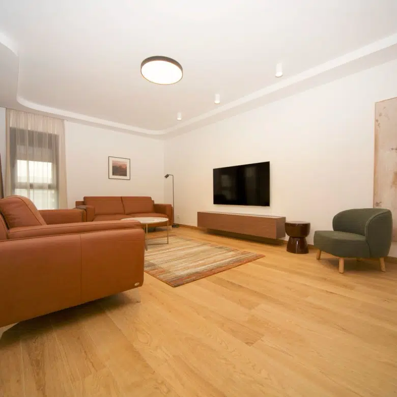 three bedroom apartment for rent, 104 m2 flat for rent, large family apartment, rental with two garage spaces, long term rental apartment, spacious 3BR apartment, flat with garage included, city apartment for family, nekretnine izdavanje, trosoban stan 104m2, stan sa dvije garaže u zakup, porodični stan za izdavanje, violet investment, violet investment montenegro