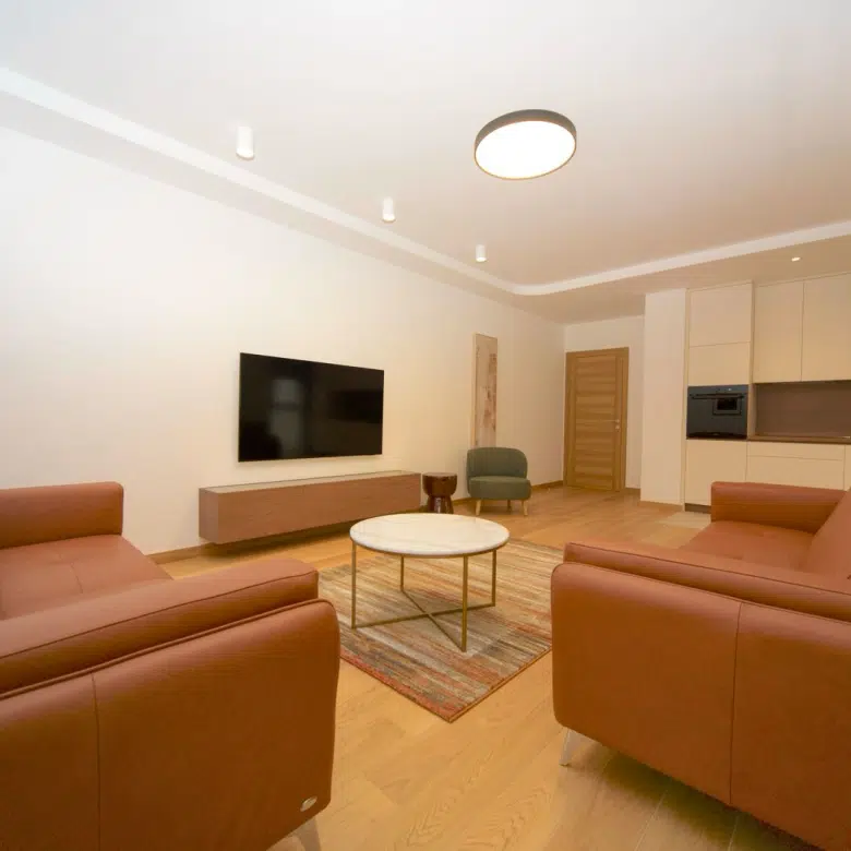 three bedroom apartment for rent, 104 m2 flat for rent, large family apartment, rental with two garage spaces, long term rental apartment, spacious 3BR apartment, flat with garage included, city apartment for family, nekretnine izdavanje, trosoban stan 104m2, stan sa dvije garaže u zakup, porodični stan za izdavanje, violet investment, violet investment montenegro