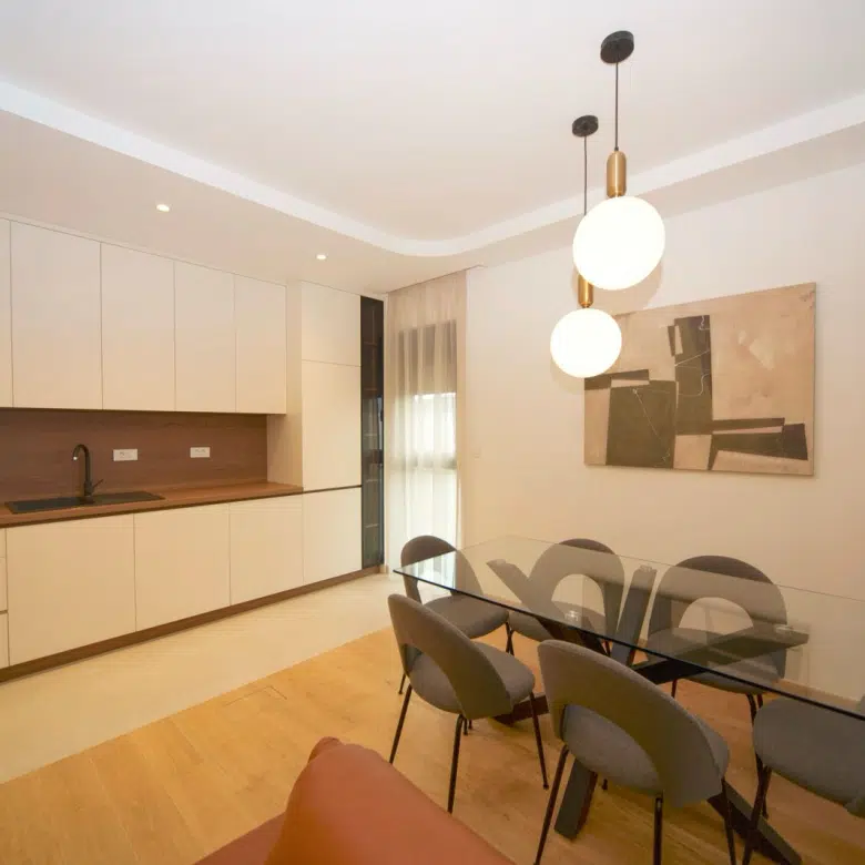 three bedroom apartment for rent, 104 m2 flat for rent, large family apartment, rental with two garage spaces, long term rental apartment, spacious 3BR apartment, flat with garage included, city apartment for family, nekretnine izdavanje, trosoban stan 104m2, stan sa dvije garaže u zakup, porodični stan za izdavanje, violet investment, violet investment montenegro