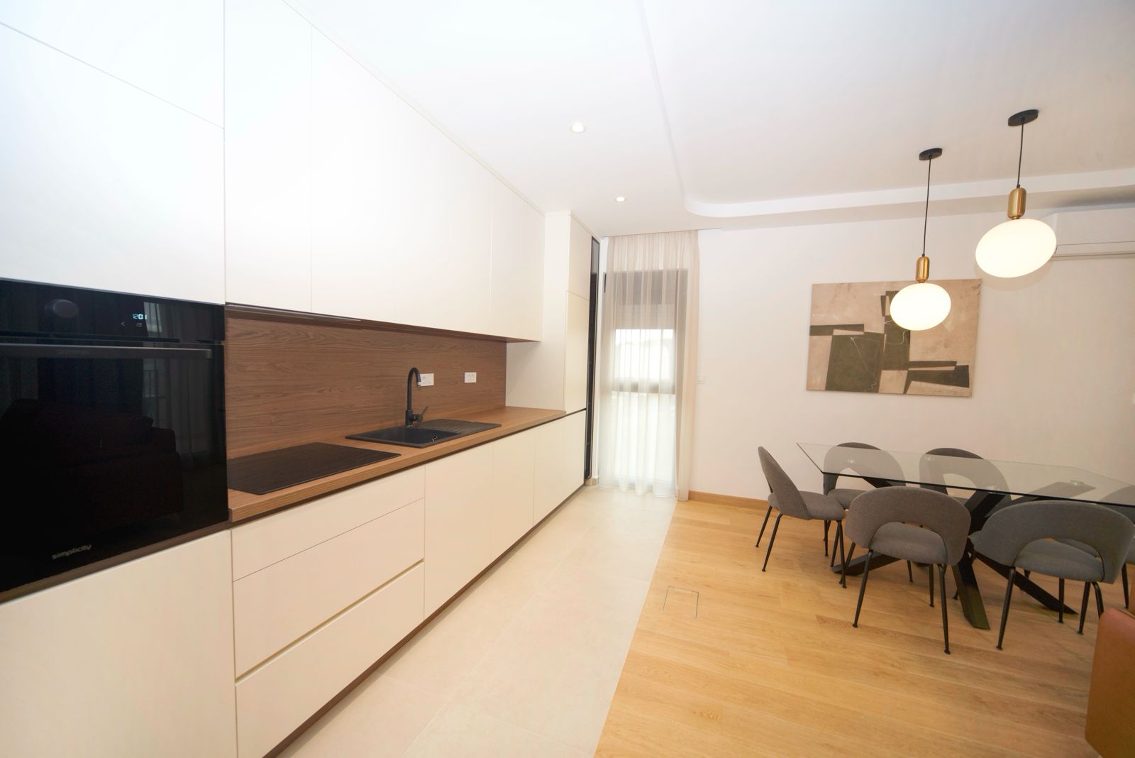 three bedroom apartment for rent, 104 m2 flat for rent, large family apartment, rental with two garage spaces, long term rental apartment, spacious 3BR apartment, flat with garage included, city apartment for family, nekretnine izdavanje, trosoban stan 104m2, stan sa dvije garaže u zakup, porodični stan za izdavanje, violet investment, violet investment montenegro