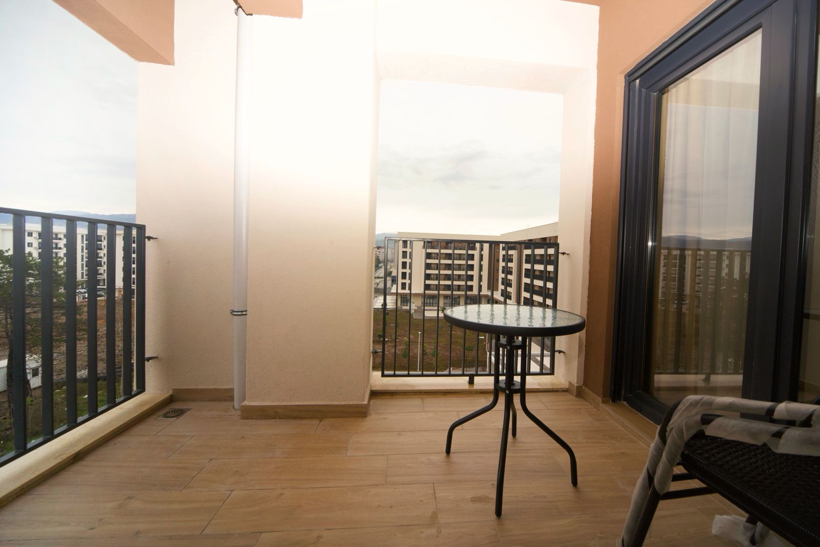 three bedroom apartment for rent, 104 m2 flat for rent, large family apartment, rental with two garage spaces, long term rental apartment, spacious 3BR apartment, flat with garage included, city apartment for family, nekretnine izdavanje, trosoban stan 104m2, stan sa dvije garaže u zakup, porodični stan za izdavanje, violet investment, violet investment montenegro