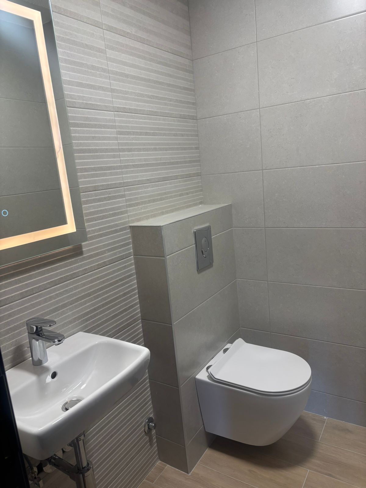 apartment for sale Zagorič, 2 bedroom apartment Podgorica, 68.5 m2 flat new building, apartment behind MUP Podgorica, modern bright apartment with terraces, flat with underground garage Podgorica, two bedroom with bathroom and WC, multisplit AC in every room, electric roller shutters apartment, family apartment Zagorič, investment property Podgorica, nekretnine Podgorica prodaja, dvosoban stan Zagorič početak, novogradnja sa garažom, stan sa dvije terase Podgorica, mirna zona blizu škole i prodavnica, violet investment, violet investment montenegro