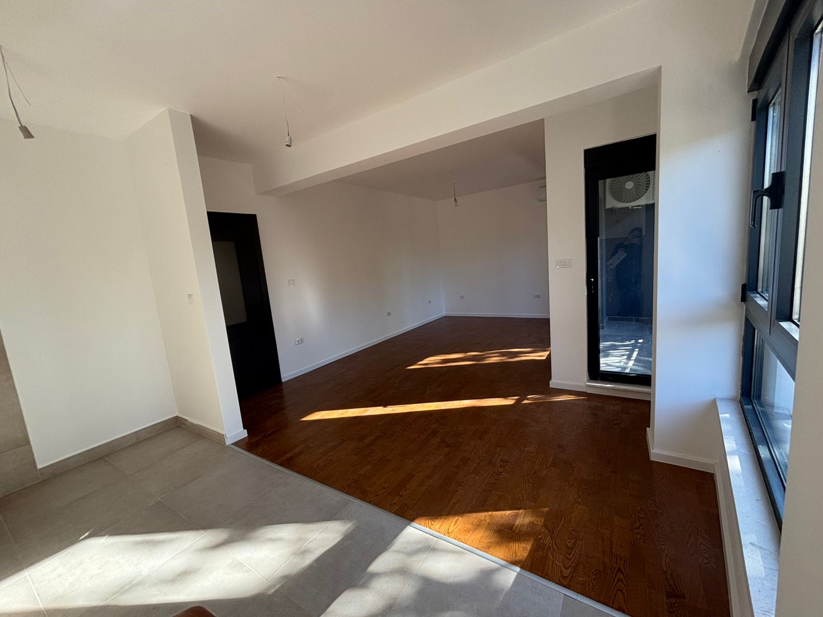 apartment for sale Zagorič, 2 bedroom apartment Podgorica, 68.5 m2 flat new building, apartment behind MUP Podgorica, modern bright apartment with terraces, flat with underground garage Podgorica, two bedroom with bathroom and WC, multisplit AC in every room, electric roller shutters apartment, family apartment Zagorič, investment property Podgorica, nekretnine Podgorica prodaja, dvosoban stan Zagorič početak, novogradnja sa garažom, stan sa dvije terase Podgorica, mirna zona blizu škole i prodavnica, violet investment, violet investment montenegro