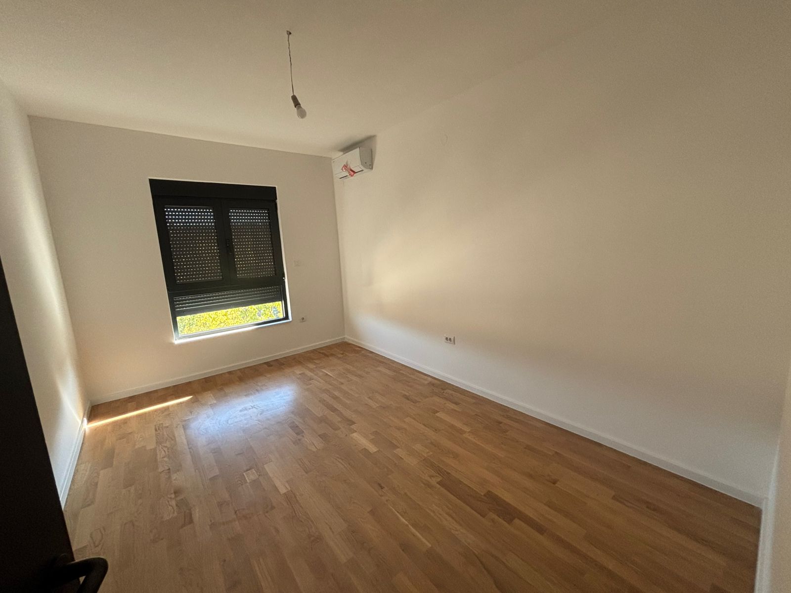 apartment for sale Zagorič, 2 bedroom apartment Podgorica, 68.5 m2 flat new building, apartment behind MUP Podgorica, modern bright apartment with terraces, flat with underground garage Podgorica, two bedroom with bathroom and WC, multisplit AC in every room, electric roller shutters apartment, family apartment Zagorič, investment property Podgorica, nekretnine Podgorica prodaja, dvosoban stan Zagorič početak, novogradnja sa garažom, stan sa dvije terase Podgorica, mirna zona blizu škole i prodavnica, violet investment, violet investment montenegro