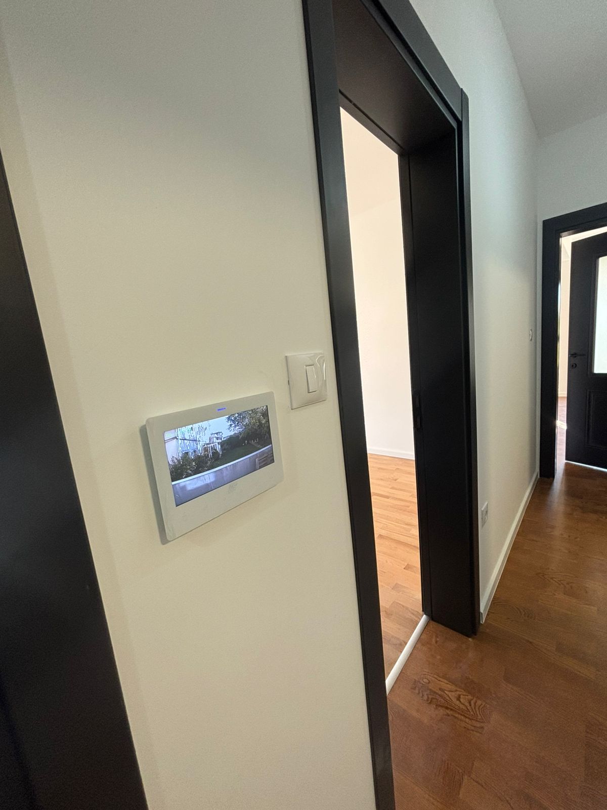 apartment for sale Zagorič, 2 bedroom apartment Podgorica, 68.5 m2 flat new building, apartment behind MUP Podgorica, modern bright apartment with terraces, flat with underground garage Podgorica, two bedroom with bathroom and WC, multisplit AC in every room, electric roller shutters apartment, family apartment Zagorič, investment property Podgorica, nekretnine Podgorica prodaja, dvosoban stan Zagorič početak, novogradnja sa garažom, stan sa dvije terase Podgorica, mirna zona blizu škole i prodavnica, violet investment, violet investment montenegro