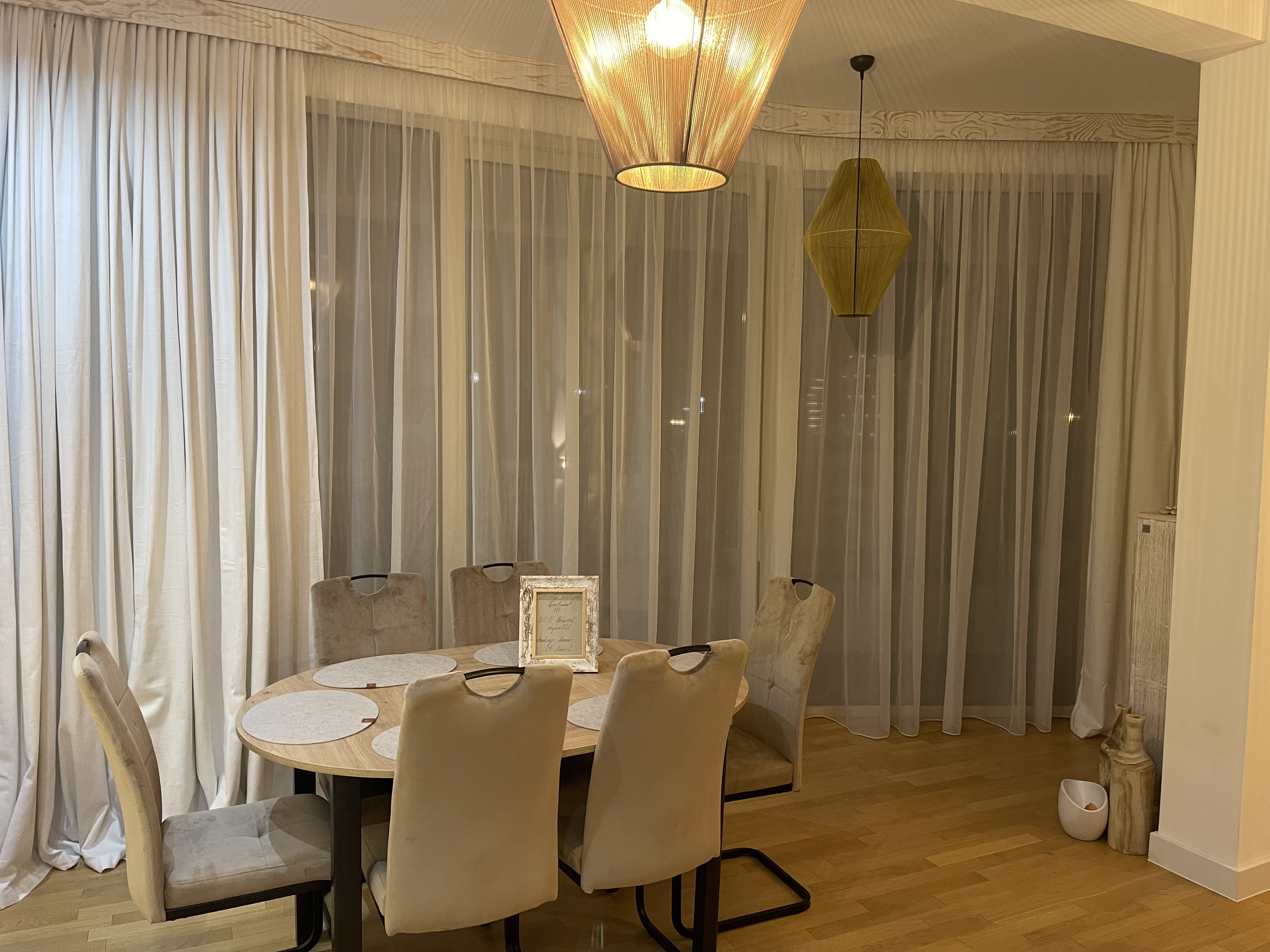 sea view apartment for sale, panoramic terrace apartment 73m2, aparthotel unit with hotel services, fully furnished rental ready apartment, luxury coastal property Montenegro, high ceiling sea view flat, apartment in hotel complex with pool, registered tourist facility for sale, investment property with high rental yield, apartment with large terrace and sea view, optional underground garage parking, nekretnine na moru prodaja, apartman za izdavanje turistima, luksuzan apartman sa pogledom na more, stan u hotelskom kompleksu sa bazenom i spa, investiciona nekretnina Crna Gora.violet investment