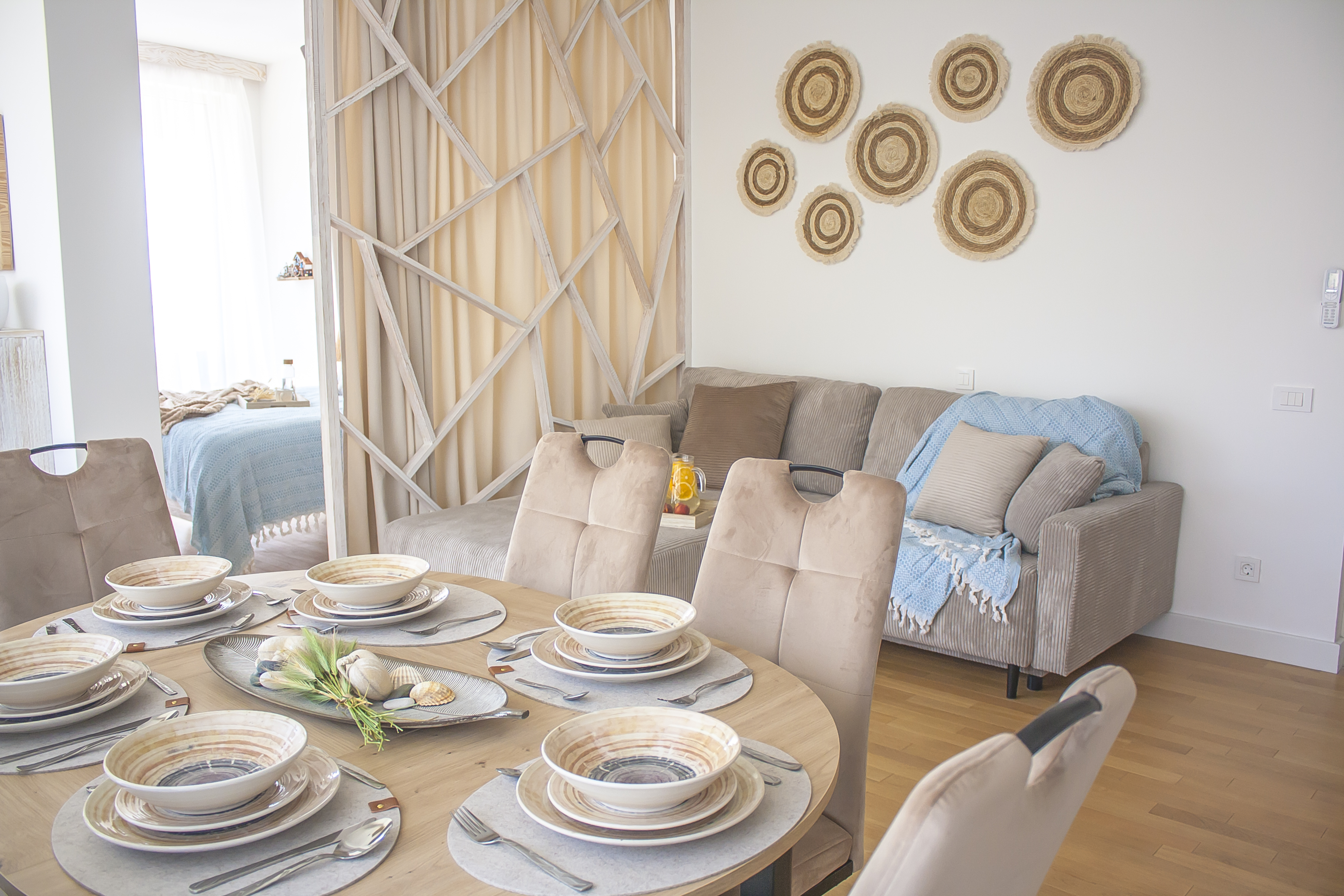 sea view apartment for sale, panoramic terrace apartment 73m2, aparthotel unit with hotel services, fully furnished rental ready apartment, luxury coastal property Montenegro, high ceiling sea view flat, apartment in hotel complex with pool, registered tourist facility for sale, investment property with high rental yield, apartment with large terrace and sea view, optional underground garage parking, nekretnine na moru prodaja, apartman za izdavanje turistima, luksuzan apartman sa pogledom na more, stan u hotelskom kompleksu sa bazenom i spa, investiciona nekretnina Crna Gora.violet investment