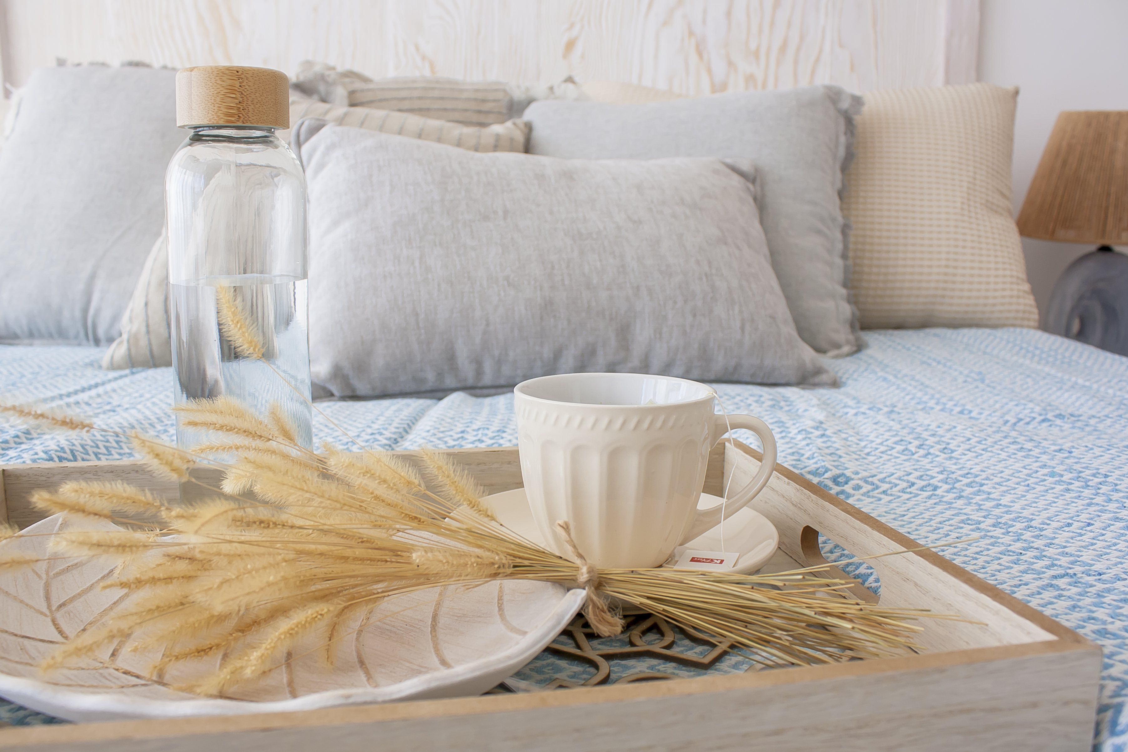 sea view apartment for sale, panoramic terrace apartment 73m2, aparthotel unit with hotel services, fully furnished rental ready apartment, luxury coastal property Montenegro, high ceiling sea view flat, apartment in hotel complex with pool, registered tourist facility for sale, investment property with high rental yield, apartment with large terrace and sea view, optional underground garage parking, nekretnine na moru prodaja, apartman za izdavanje turistima, luksuzan apartman sa pogledom na more, stan u hotelskom kompleksu sa bazenom i spa, investiciona nekretnina Crna Gora.violet investment