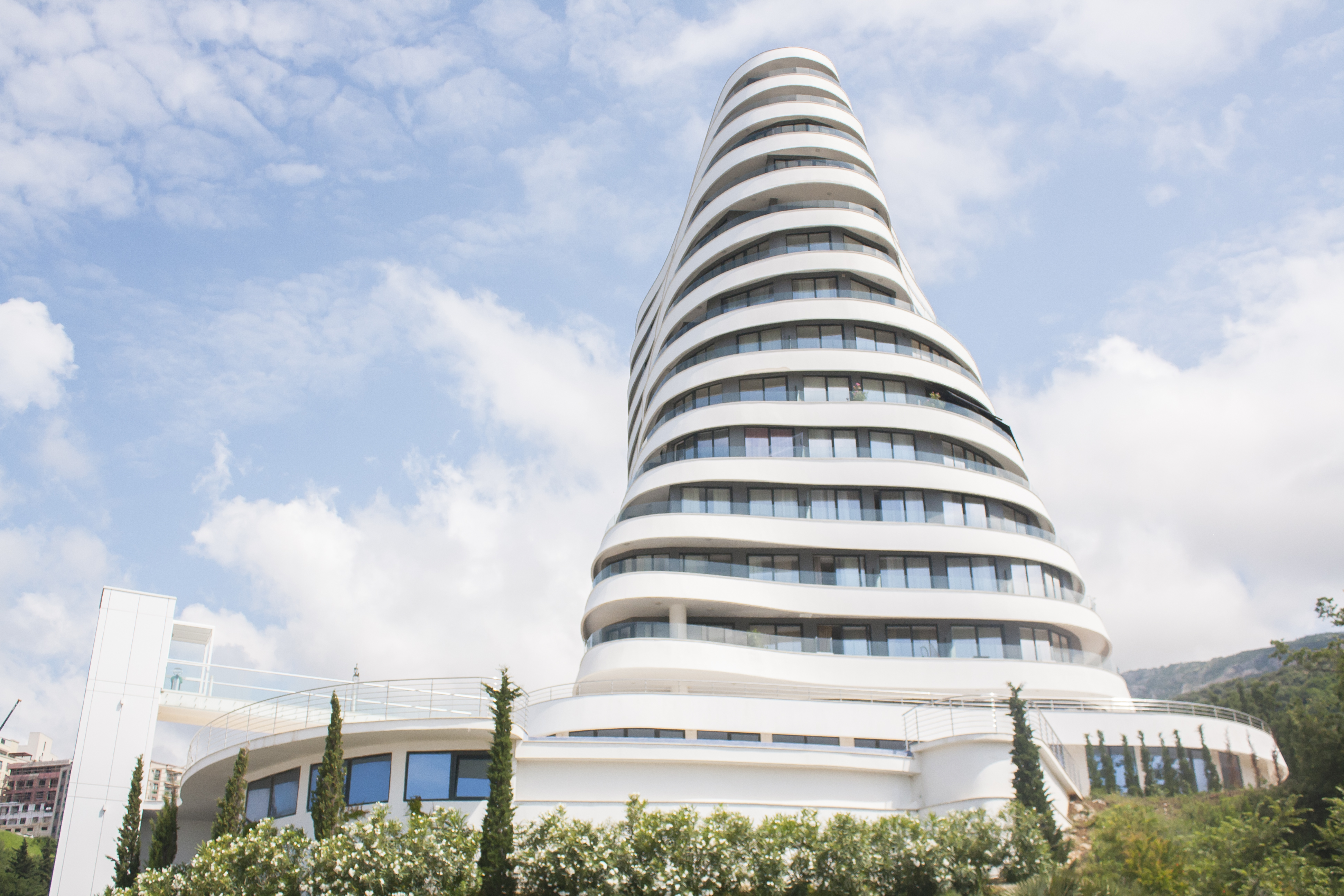 sea view apartment for sale, panoramic terrace apartment 73m2, aparthotel unit with hotel services, fully furnished rental ready apartment, luxury coastal property Montenegro, high ceiling sea view flat, apartment in hotel complex with pool, registered tourist facility for sale, investment property with high rental yield, apartment with large terrace and sea view, optional underground garage parking, nekretnine na moru prodaja, apartman za izdavanje turistima, luksuzan apartman sa pogledom na more, stan u hotelskom kompleksu sa bazenom i spa, investiciona nekretnina Crna Gora.violet investment