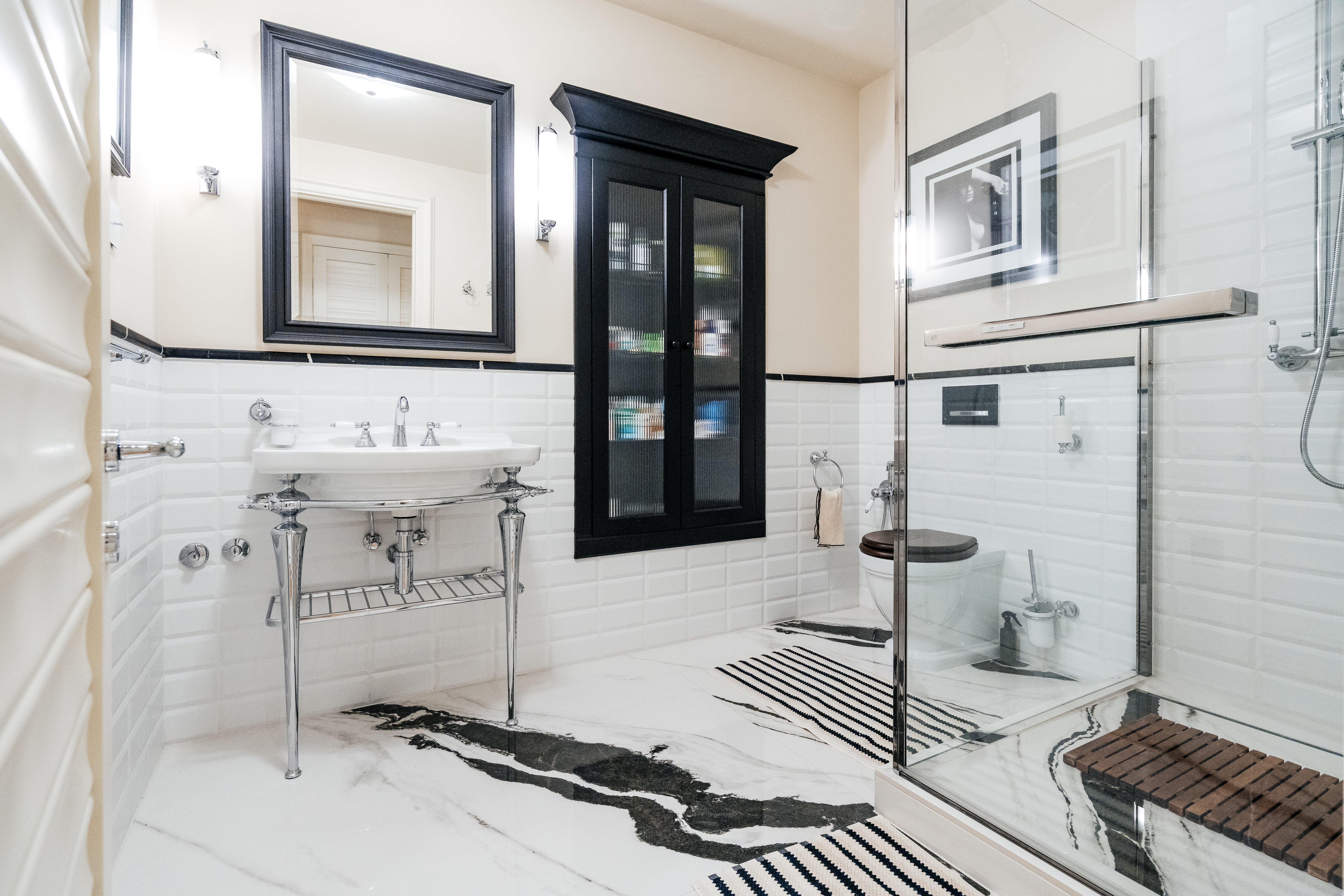 apartment for sale Porto Montenegro, Ozana Residence apartment, luxury marina view apartment Montenegro, 2 bedroom 3 bathroom flat Tivat, 140 m2 renovated apartment, superyacht marina view property, Regent Hotel view apartment, Villeroy & Boch custom kitchen, Devon & Devon bathroom fittings, luxury waterfront real estate Montenegro, Porto Montenegro investment property, Bay of Kotor luxury apartment, fully furnished designer apartment Adriatic, prime marina village residence, high end apartment with parking Tivat , violet investment, violet investment montenegro