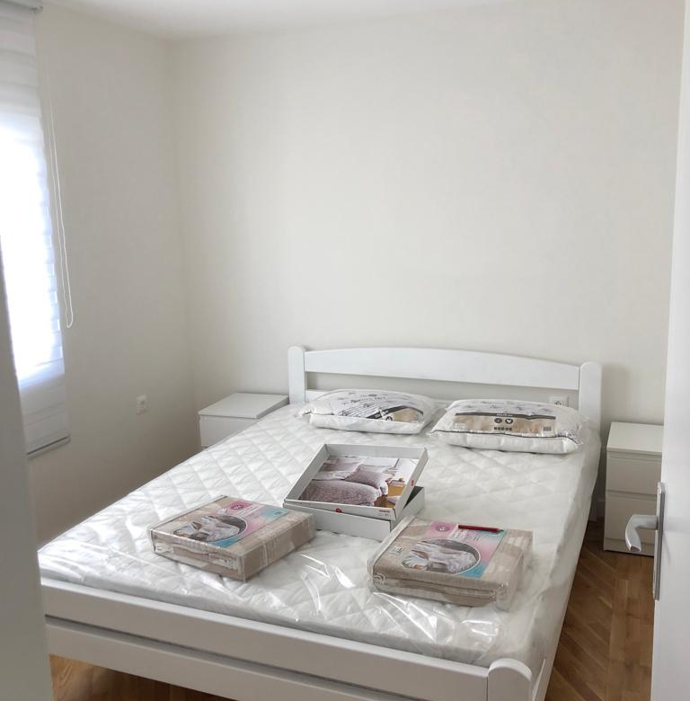 Two-Bedroom Apartment for Rent – Near Vezir Bridge (Ars Medika Area), 72 m²
